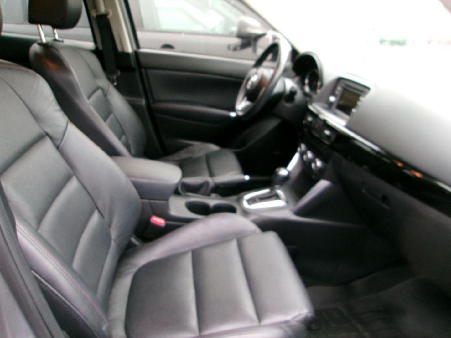 2014 SILVER MAZDA CX-5 GRAND TOURING (JM3KE4DY2E0) with an 2.5L engine, Automatic transmission, located at 501 E. Columbia St., Springfield, OH, 45503, (800) 262-7122, 39.925262, -83.801796 - ***1-Owner***Clean Carfax***New Front Brake Pads and Rotors***New Battery***New Spark Plugs***New Cabin Filter***AWD***Grand Touring***Detailed and Ready To Go*** Jay North Auto has offered hand picked vehicles since 1965! Our customer's enjoy a NO pressure buying experience with a small town - Photo#16