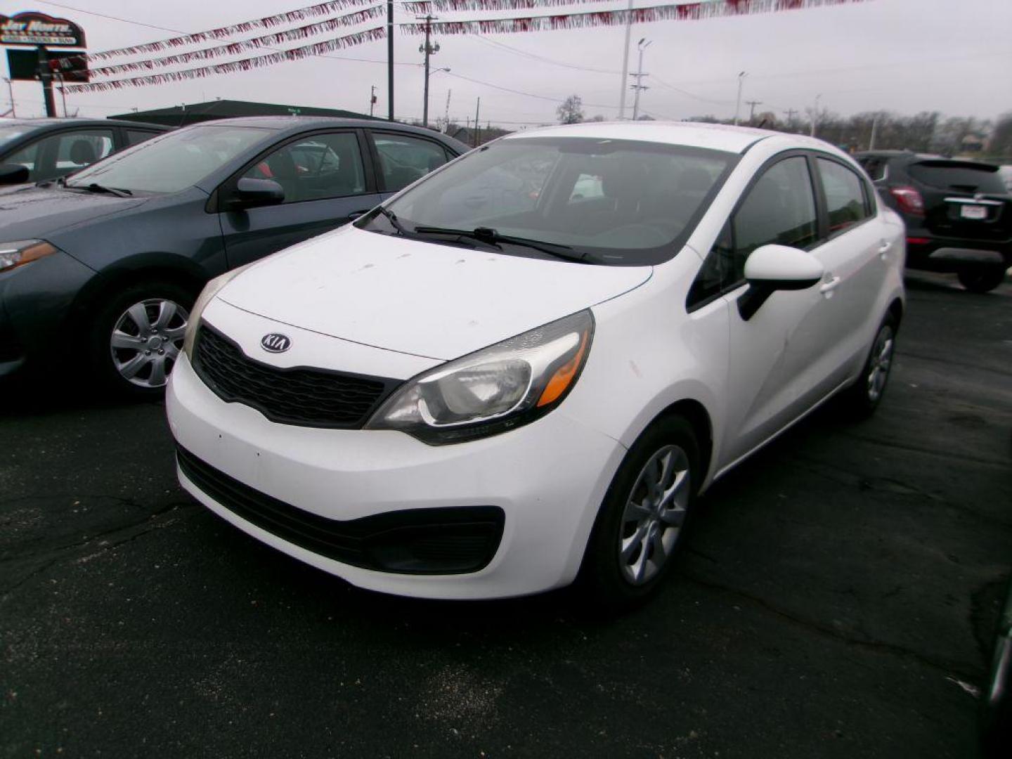 2013 WHITE KIA RIO LX (KNADM4A30D6) with an 1.6L engine, Automatic transmission, located at 501 E. Columbia St., Springfield, OH, 45503, (800) 262-7122, 39.925262, -83.801796 - Photo#5