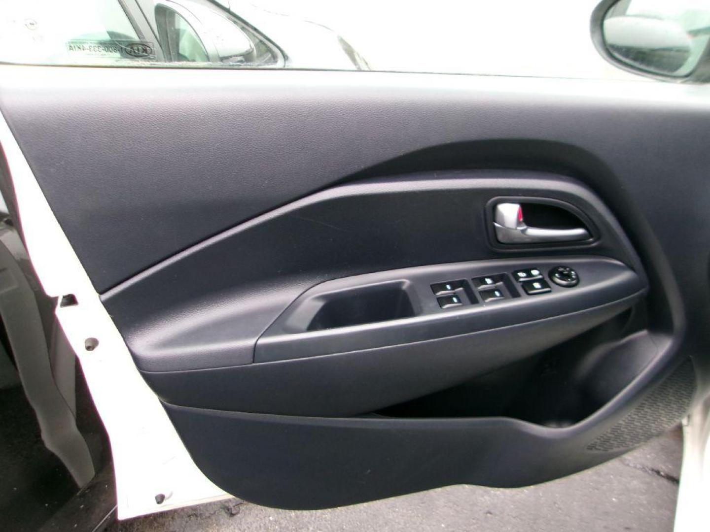 2013 WHITE KIA RIO LX (KNADM4A30D6) with an 1.6L engine, Automatic transmission, located at 501 E. Columbia St., Springfield, OH, 45503, (800) 262-7122, 39.925262, -83.801796 - Photo#6