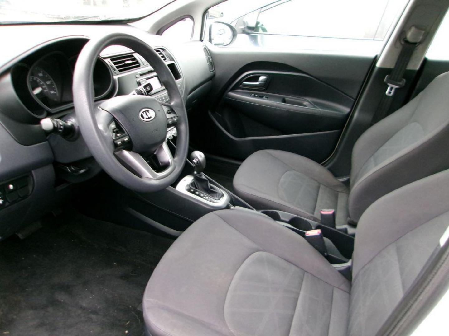 2013 WHITE KIA RIO LX (KNADM4A30D6) with an 1.6L engine, Automatic transmission, located at 501 E. Columbia St., Springfield, OH, 45503, (800) 262-7122, 39.925262, -83.801796 - Photo#7