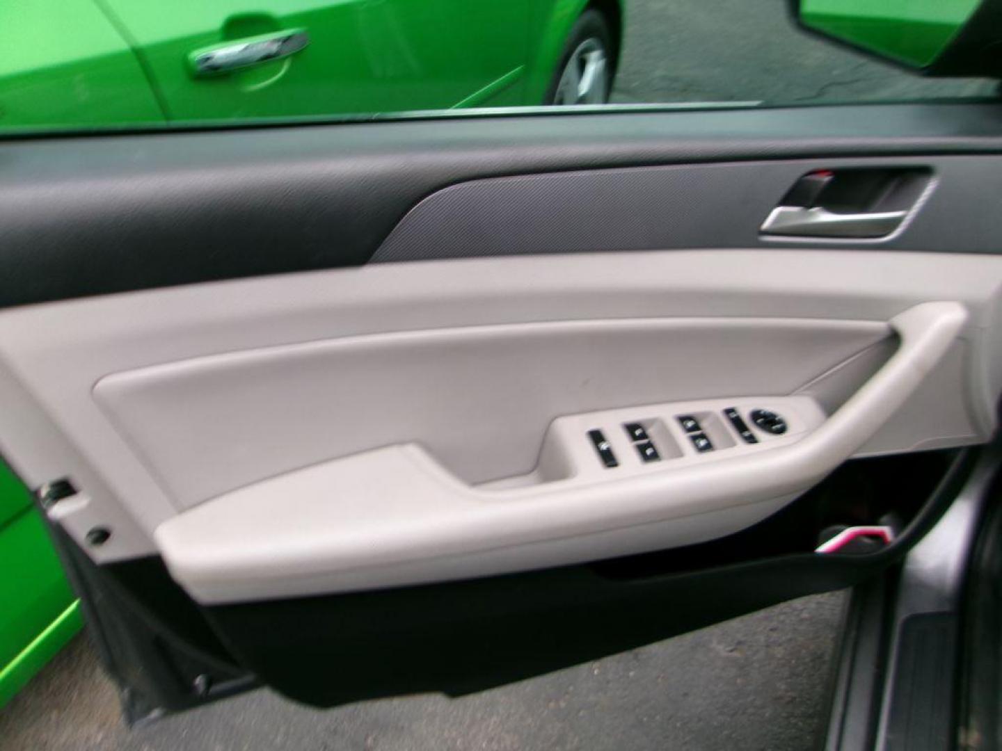 2019 GRAY HYUNDAI SONATA SEL (5NPE34AF6KH) with an 2.4L engine, Automatic transmission, located at 501 E. Columbia St., Springfield, OH, 45503, (800) 262-7122, 39.925262, -83.801796 - ***All New Brakes***New Tires***New Air Filter and Cabin Filter***SEL***Tune Up ***New Wiper Blades***Detailed and Ready To Go*** Apple Car Play *** Back Up Camera *** Jay North Auto has offered hand picked vehicles since 1965! Our customer's enjoy a NO pressure buying experience with a small t - Photo#7