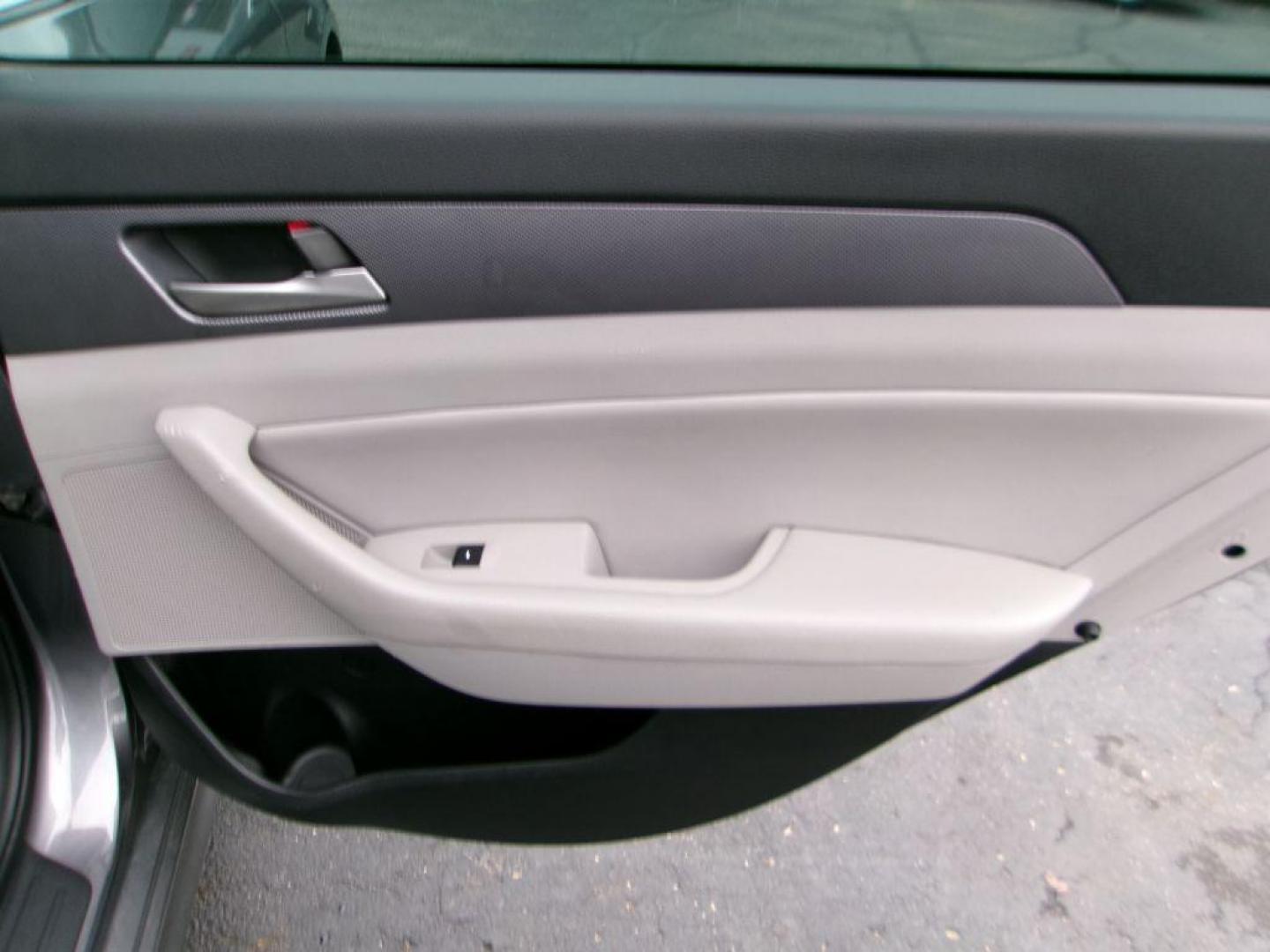 2019 GRAY HYUNDAI SONATA SEL (5NPE34AF6KH) with an 2.4L engine, Automatic transmission, located at 501 E. Columbia St., Springfield, OH, 45503, (800) 262-7122, 39.925262, -83.801796 - ***All New Brakes***New Tires***New Air Filter and Cabin Filter***SEL***Tune Up ***New Wiper Blades***Detailed and Ready To Go*** Apple Car Play *** Back Up Camera *** Jay North Auto has offered hand picked vehicles since 1965! Our customer's enjoy a NO pressure buying experience with a small t - Photo#13