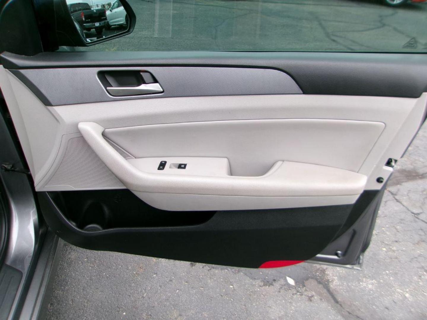 2019 GRAY HYUNDAI SONATA SEL (5NPE34AF6KH) with an 2.4L engine, Automatic transmission, located at 501 E. Columbia St., Springfield, OH, 45503, (800) 262-7122, 39.925262, -83.801796 - ***All New Brakes***New Tires***New Air Filter and Cabin Filter***SEL***Tune Up ***New Wiper Blades***Detailed and Ready To Go*** Apple Car Play *** Back Up Camera *** Jay North Auto has offered hand picked vehicles since 1965! Our customer's enjoy a NO pressure buying experience with a small t - Photo#15