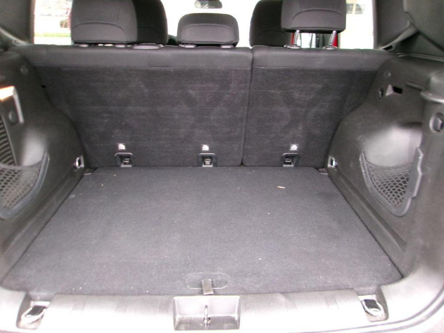 2018 RED JEEP RENEGADE ALTITUDE (ZACCJBBBXJP) with an 2.4L engine, Automatic transmission, located at 501 E. Columbia St., Springfield, OH, 45503, (800) 262-7122, 39.925262, -83.801796 - ***Altitude***4WD***New Front Brake Pads and Rotors***New Spark Pads***Remote Start***Heated Seats***Apple and Android Carplay***Detailed and Ready To Go*** Jay North Auto has offered hand picked vehicles since 1965! Our customer's enjoy a NO pressure buying experience with a small town feel. - Photo#12