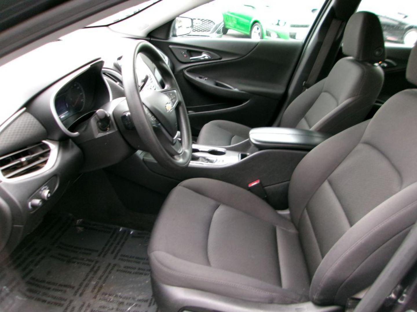 2023 GRAY CHEVROLET MALIBU LT (1G1ZD5ST3PF) with an 1.5L engine, Continuously Variable transmission, located at 501 E. Columbia St., Springfield, OH, 45503, (800) 262-7122, 39.925262, -83.801796 - *** Moonroof *** Remote Start *** Back Up Camera *** New Tires *** 1-Owner *** Jay North Auto has offered hand picked vehicles since 1965! Our customer's enjoy a NO pressure buying experience with a small town feel. We are a preferred dealer for many local credit unions and lenders. Bad credi - Photo#8