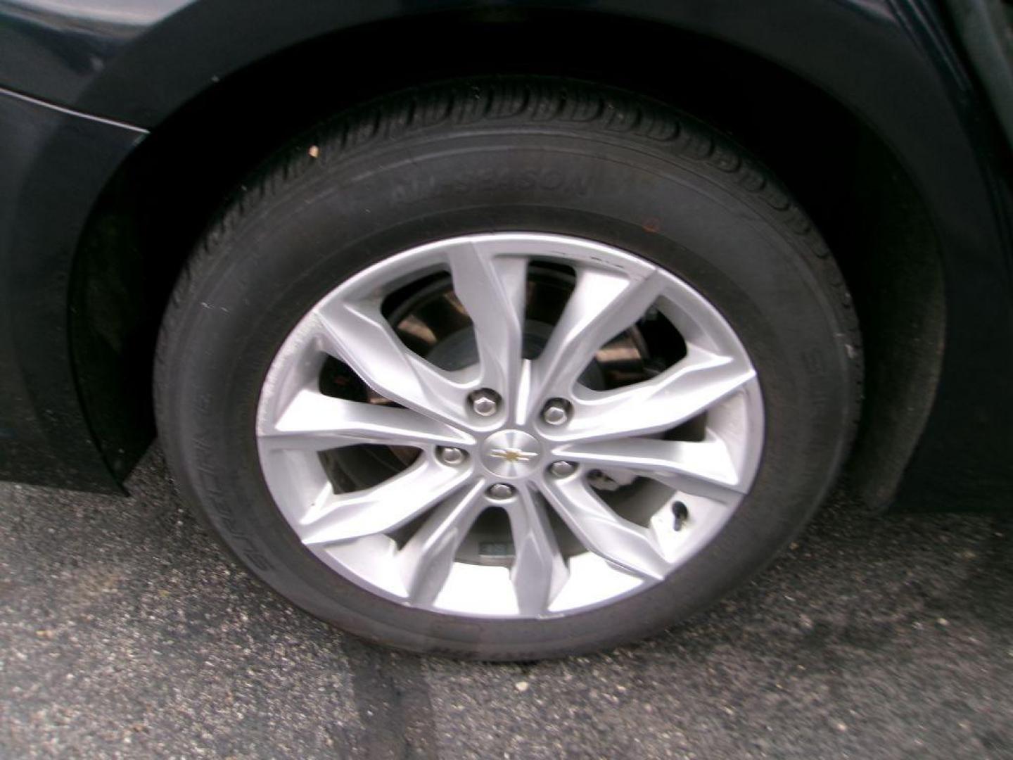 2023 GRAY CHEVROLET MALIBU LT (1G1ZD5ST3PF) with an 1.5L engine, Continuously Variable transmission, located at 501 E. Columbia St., Springfield, OH, 45503, (800) 262-7122, 39.925262, -83.801796 - *** Moonroof *** Remote Start *** Back Up Camera *** New Tires *** 1-Owner *** Jay North Auto has offered hand picked vehicles since 1965! Our customer's enjoy a NO pressure buying experience with a small town feel. We are a preferred dealer for many local credit unions and lenders. Bad credi - Photo#19