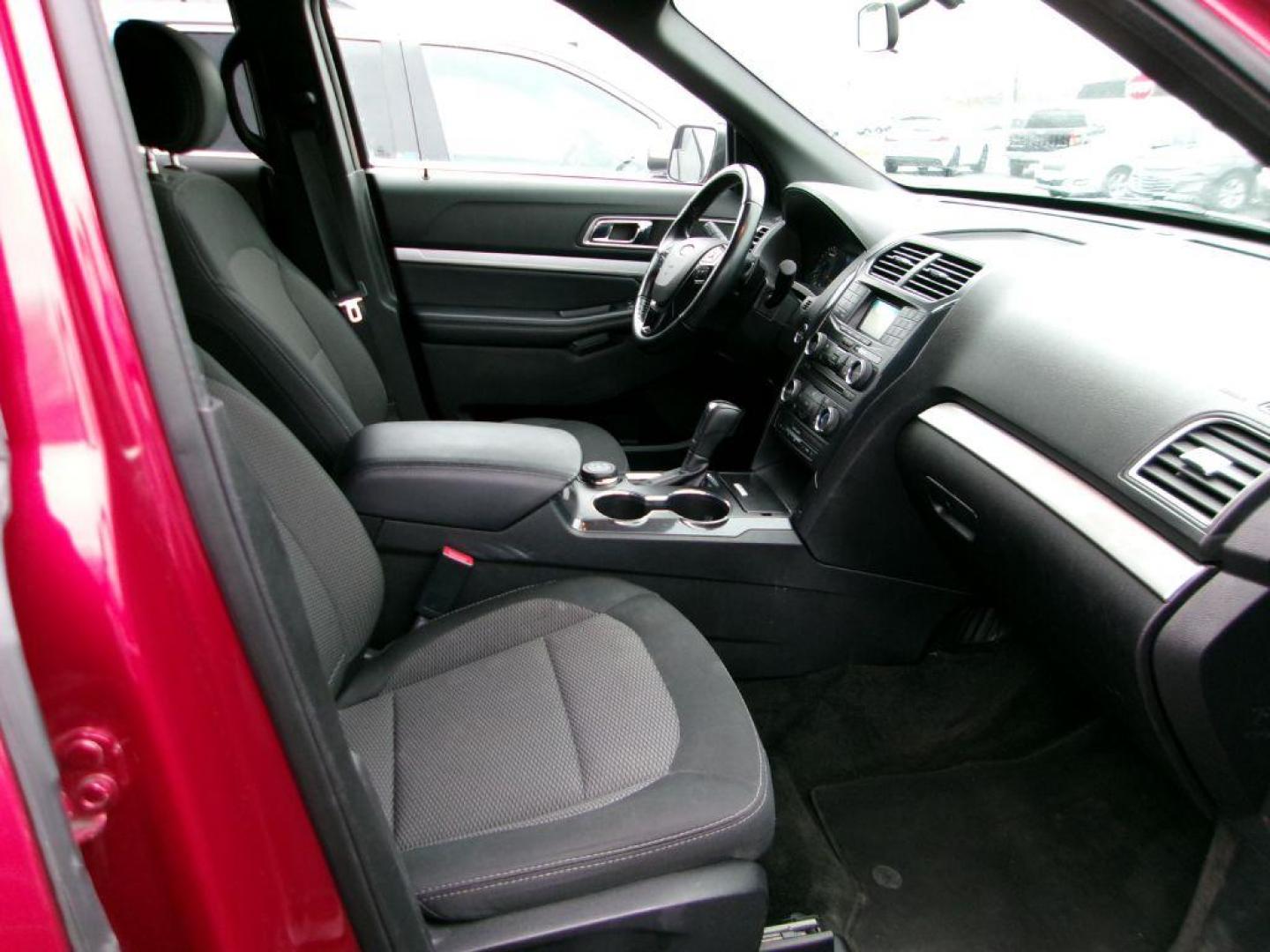 2017 RED FORD EXPLORER XLT (1FM5K8D80HG) with an 3.5L engine, Automatic transmission, located at 501 E. Columbia St., Springfield, OH, 45503, (800) 262-7122, 39.925262, -83.801796 - *** 1 Owner *** Clean CarFax w/ 21 Service Records*** New Tires *** 4wd *** XLT *** Jay North Auto has offered hand picked vehicles since 1965! Our customer's enjoy a NO pressure buying experience with a small town feel. We are a preferred dealer for many local credit unions and lenders. Bad cr - Photo#9