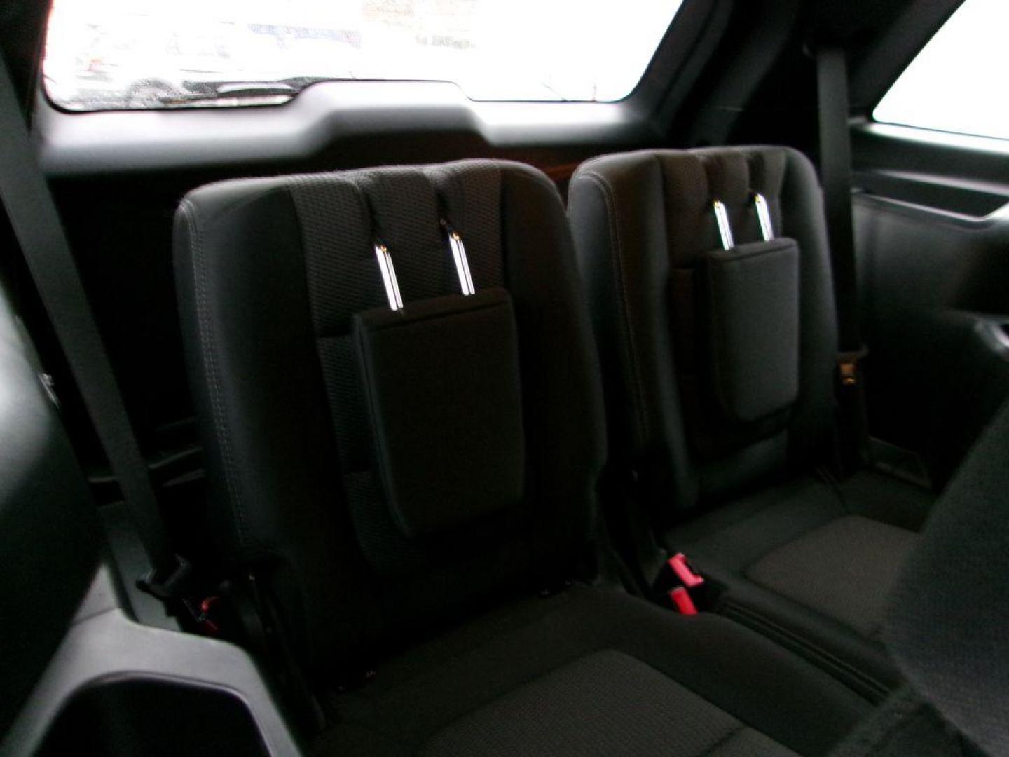 2017 RED FORD EXPLORER XLT (1FM5K8D80HG) with an 3.5L engine, Automatic transmission, located at 501 E. Columbia St., Springfield, OH, 45503, (800) 262-7122, 39.925262, -83.801796 - *** 1 Owner *** Clean CarFax w/ 21 Service Records*** New Tires *** 4wd *** XLT *** Jay North Auto has offered hand picked vehicles since 1965! Our customer's enjoy a NO pressure buying experience with a small town feel. We are a preferred dealer for many local credit unions and lenders. Bad cr - Photo#12