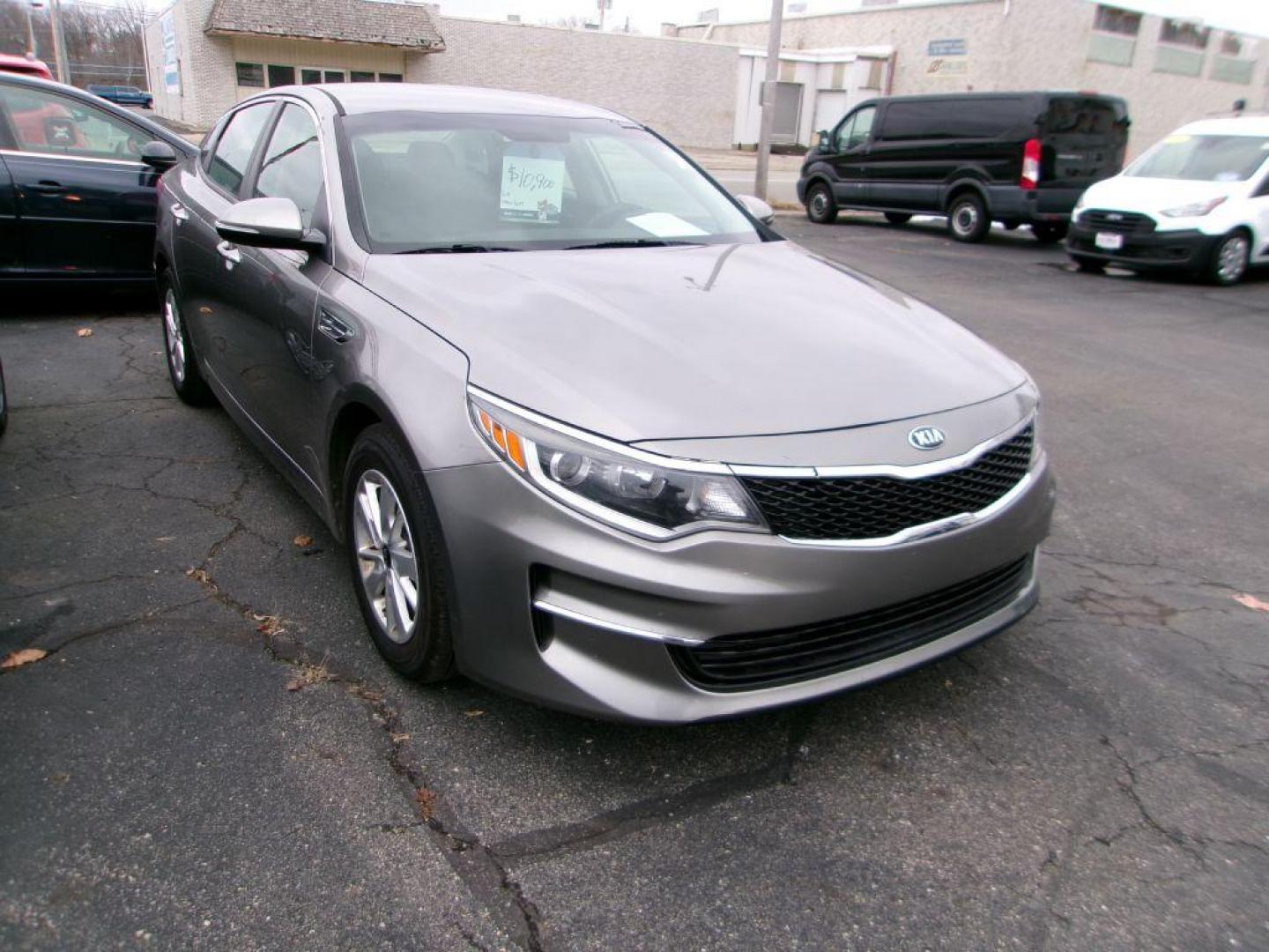 2018 GRAY KIA OPTIMA LX (5XXGT4L38JG) with an 2.4L engine, Automatic transmission, located at 501 E. Columbia St., Springfield, OH, 45503, (800) 262-7122, 39.925262, -83.801796 - Photo#0