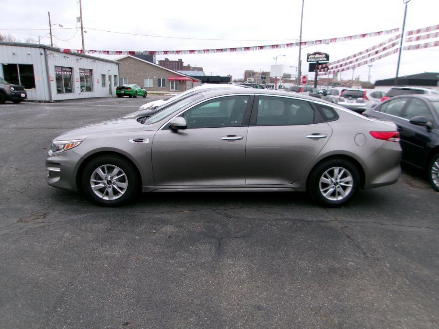 2018 GRAY KIA OPTIMA LX (5XXGT4L38JG) with an 2.4L engine, Automatic transmission, located at 501 E. Columbia St., Springfield, OH, 45503, (800) 262-7122, 39.925262, -83.801796 - Photo#3