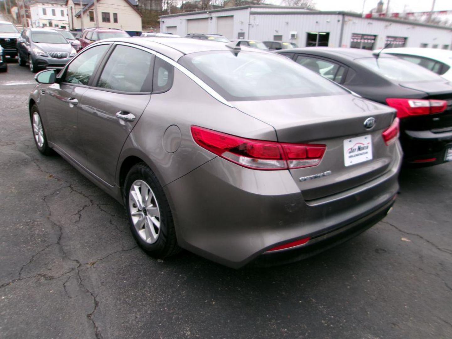 2018 GRAY KIA OPTIMA LX (5XXGT4L38JG) with an 2.4L engine, Automatic transmission, located at 501 E. Columbia St., Springfield, OH, 45503, (800) 262-7122, 39.925262, -83.801796 - Photo#4