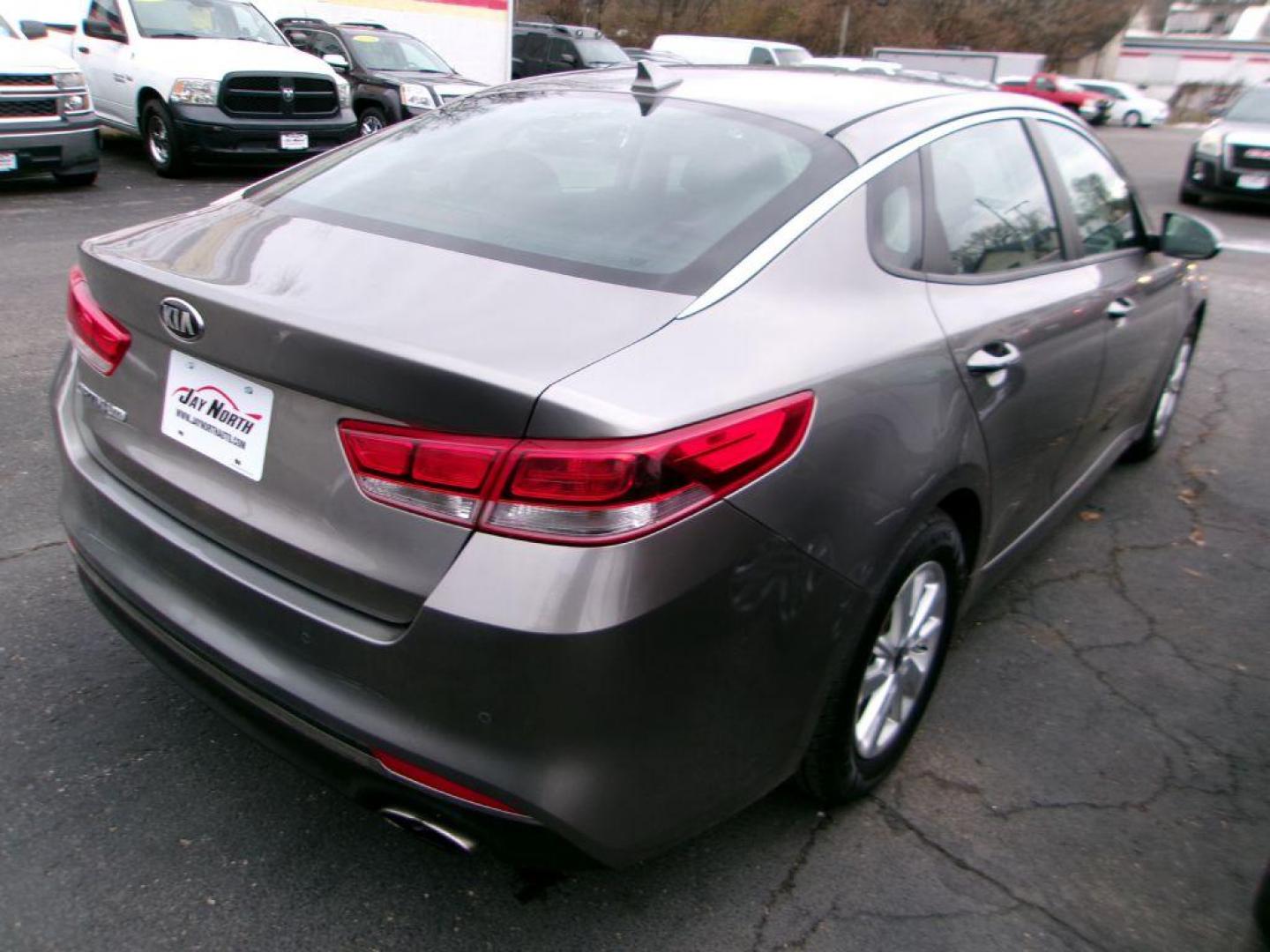 2018 GRAY KIA OPTIMA LX (5XXGT4L38JG) with an 2.4L engine, Automatic transmission, located at 501 E. Columbia St., Springfield, OH, 45503, (800) 262-7122, 39.925262, -83.801796 - Photo#5