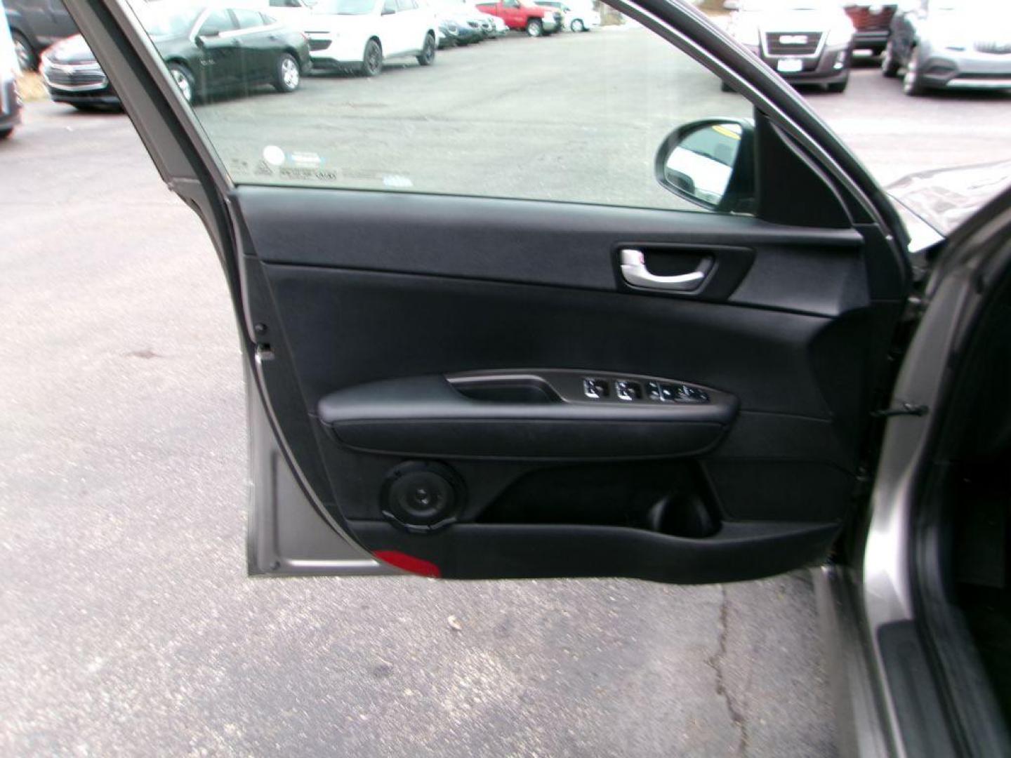 2018 GRAY KIA OPTIMA LX (5XXGT4L38JG) with an 2.4L engine, Automatic transmission, located at 501 E. Columbia St., Springfield, OH, 45503, (800) 262-7122, 39.925262, -83.801796 - Photo#8