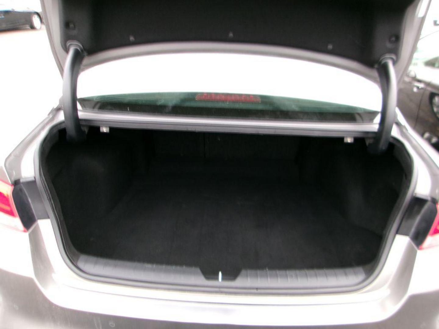 2018 GRAY KIA OPTIMA LX (5XXGT4L38JG) with an 2.4L engine, Automatic transmission, located at 501 E. Columbia St., Springfield, OH, 45503, (800) 262-7122, 39.925262, -83.801796 - Photo#10