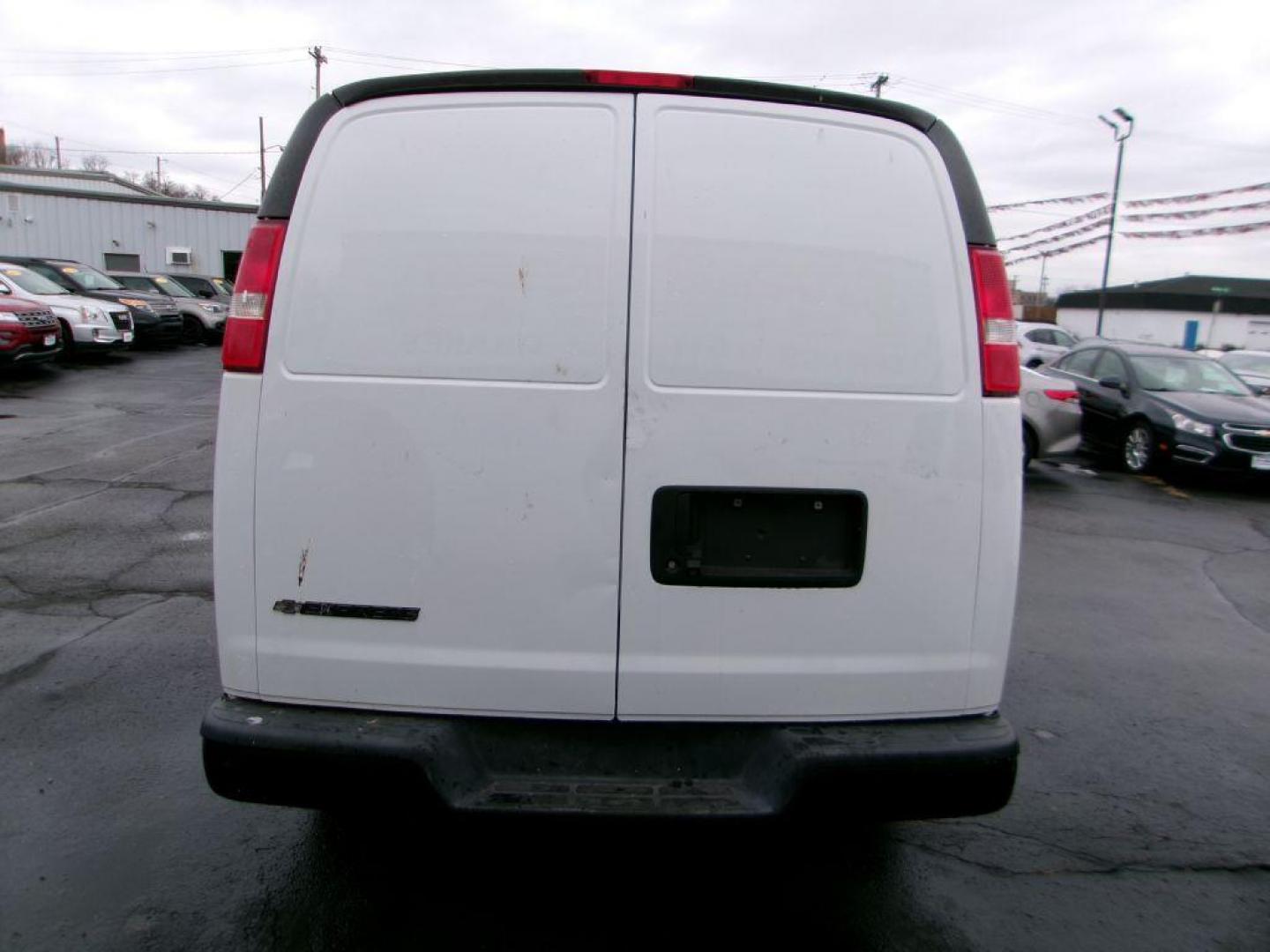 2019 WHITE CHEVROLET EXPRESS G3500 EXTENDED CARGO (1GCZGHFGXK1) with an 6.0L engine, Automatic transmission, located at 501 E. Columbia St., Springfield, OH, 45503, (800) 262-7122, 39.925262, -83.801796 - ***Clean Carfax***Express G3500***6.0L V8***New Battery***New Front Brake Pads and Rotors***New Tires***Fresh Oil Change***Ready To Go*** Jay North Auto has offered hand picked vehicles since 1965! Our customer's enjoy a NO pressure buying experience with a small town feel. All of our vehicles - Photo#4