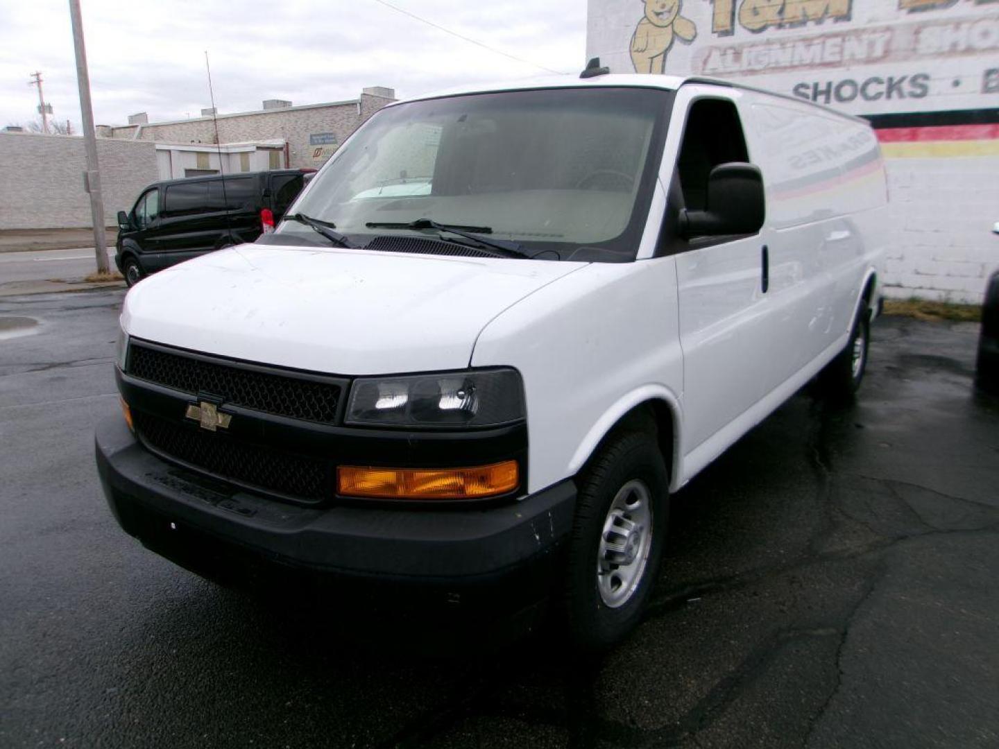 2019 WHITE CHEVROLET EXPRESS G3500 EXTENDED CARGO (1GCZGHFGXK1) with an 6.0L engine, Automatic transmission, located at 501 E. Columbia St., Springfield, OH, 45503, (800) 262-7122, 39.925262, -83.801796 - ***Clean Carfax***Express G3500***6.0L V8***New Battery***New Front Brake Pads and Rotors***New Tires***Fresh Oil Change***Ready To Go*** Jay North Auto has offered hand picked vehicles since 1965! Our customer's enjoy a NO pressure buying experience with a small town feel. All of our vehicles - Photo#6
