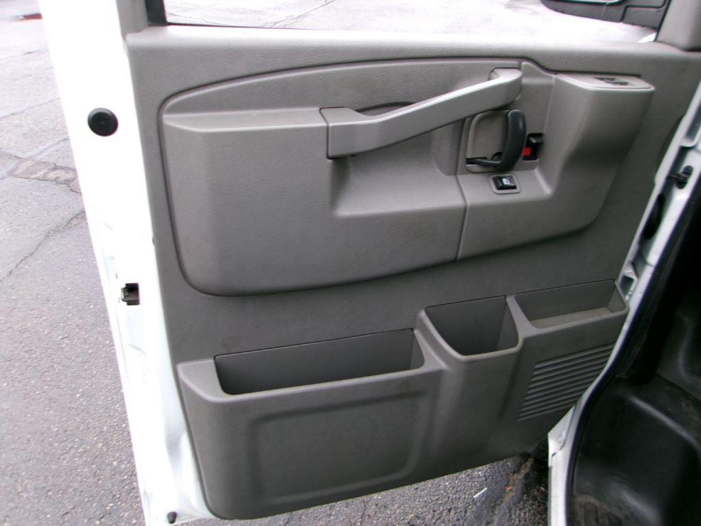 2019 WHITE CHEVROLET EXPRESS G3500 EXTENDED CARGO (1GCZGHFGXK1) with an 6.0L engine, Automatic transmission, located at 501 E. Columbia St., Springfield, OH, 45503, (800) 262-7122, 39.925262, -83.801796 - ***Clean Carfax***Express G3500***6.0L V8***New Battery***New Front Brake Pads and Rotors***New Tires***Fresh Oil Change***Ready To Go*** Jay North Auto has offered hand picked vehicles since 1965! Our customer's enjoy a NO pressure buying experience with a small town feel. All of our vehicles - Photo#7