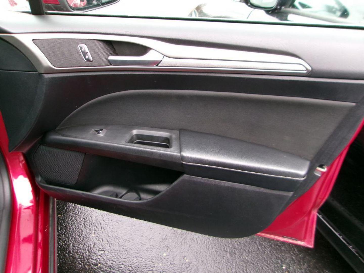 2018 RED FORD FUSION SE HYBRID (3FA6P0LU3JR) with an 2.0L engine, Continuously Variable transmission, located at 501 E. Columbia St., Springfield, OH, 45503, (800) 262-7122, 39.925262, -83.801796 - ***Clean Carfax***New Tires***New Front and Rear Brakes***New Air Filter and Cabin Air Filter***New Wiper Blades***HYBRID***Heated Seats***Fresh Oil Change***Ready To Go*** Jay North Auto has offered hand picked vehicles since 1965! Our customer's enjoy a NO pressure buying experience with a s - Photo#14