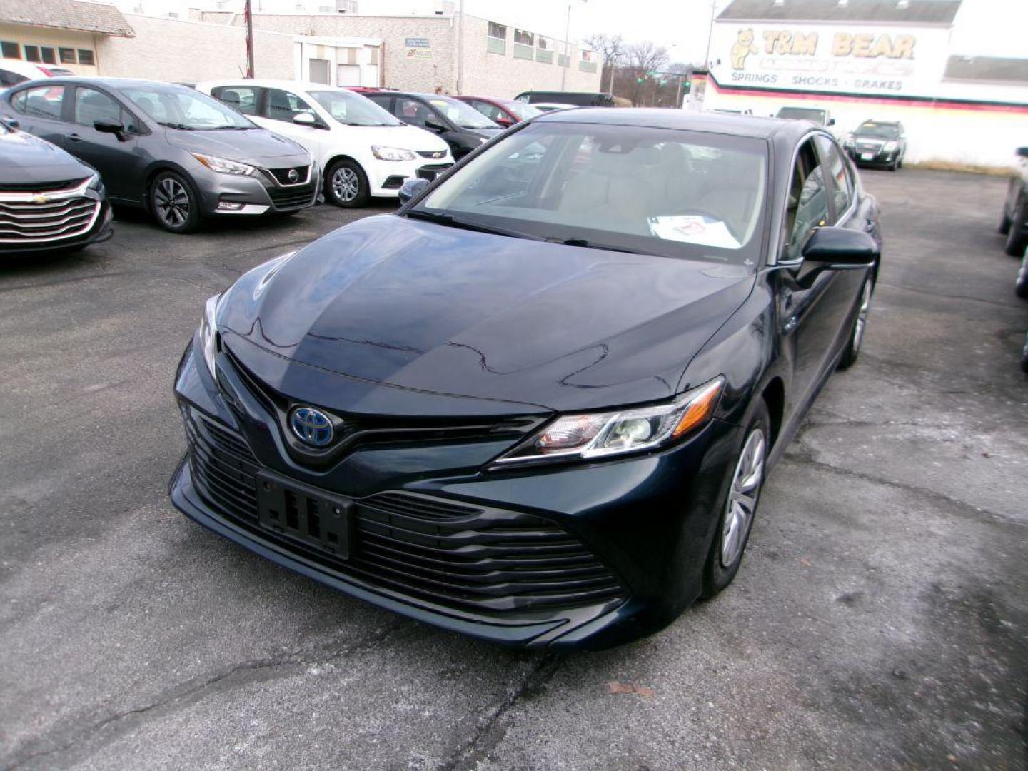2020 BLUE TOYOTA CAMRY LE (4T1L31AK5LU) with an 2.5L engine, Continuously Variable transmission, located at 501 E. Columbia St., Springfield, OH, 45503, (800) 262-7122, 39.925262, -83.801796 - *** Hybrid *** LE *** 33 Service Records on CarFax *** Lane Assit *** Blind Spot *** Radar Cruise *** Touch Screen w/ CarPlay *** NICE!!!*** Jay North Auto has offered hand picked vehicles since 1965! Our customer's enjoy a NO pressure buying experience with a small town feel. We are a preferr - Photo#6