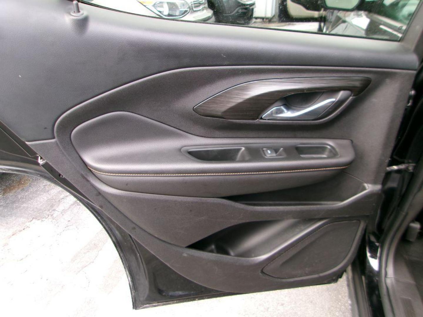 2018 BLACK GMC TERRAIN SLT (3GKALPEV8JL) with an 1.5L engine, Automatic transmission, located at 501 E. Columbia St., Springfield, OH, 45503, (800) 262-7122, 39.925262, -83.801796 - *** New Tires *** Leather *** Heated Seats *** SLT *** FWD *** Nice *** Jay North Auto has offered hand picked vehicles since 1965! Our customer's enjoy a NO pressure buying experience with a small town feel. We are a preferred dealer for many local credit unions and lenders. Bad credit? No Cre - Photo#9