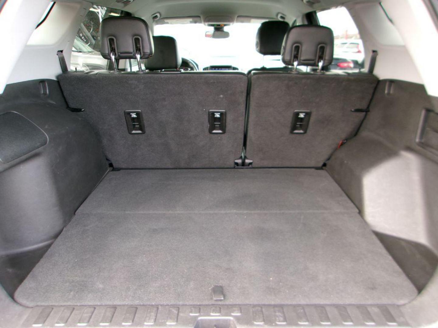 2018 BLACK GMC TERRAIN SLT (3GKALPEV8JL) with an 1.5L engine, Automatic transmission, located at 501 E. Columbia St., Springfield, OH, 45503, (800) 262-7122, 39.925262, -83.801796 - *** New Tires *** Leather *** Heated Seats *** SLT *** FWD *** Nice *** Jay North Auto has offered hand picked vehicles since 1965! Our customer's enjoy a NO pressure buying experience with a small town feel. We are a preferred dealer for many local credit unions and lenders. Bad credit? No Cre - Photo#11