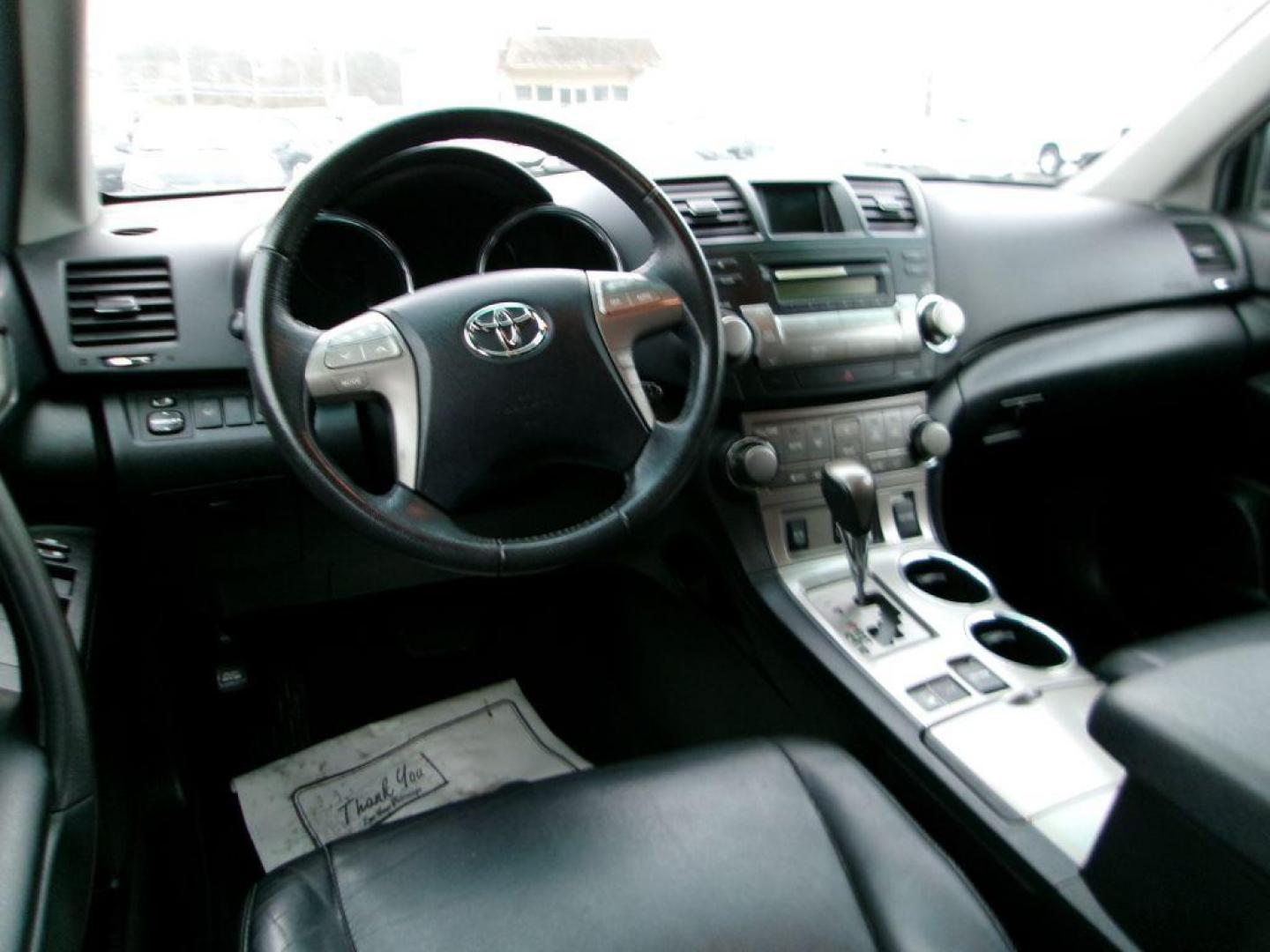 2010 GRAY TOYOTA HIGHLANDER SE (5TDJK3EH2AS) with an 3.5L engine, Automatic transmission, located at 501 E. Columbia St., Springfield, OH, 45503, (800) 262-7122, 39.925262, -83.801796 - *** SE *** Loaded *** Leather *** AWD V6 *** Moonroof *** Back Up Camera *** New Brakes *** New Rear Wheel Hubs *** New Air and Cabin Filter *** Jay North Auto has offered hand picked vehicles since 1965! Our customer's enjoy a NO pressure buying experience with a small town feel. We are a pre - Photo#8