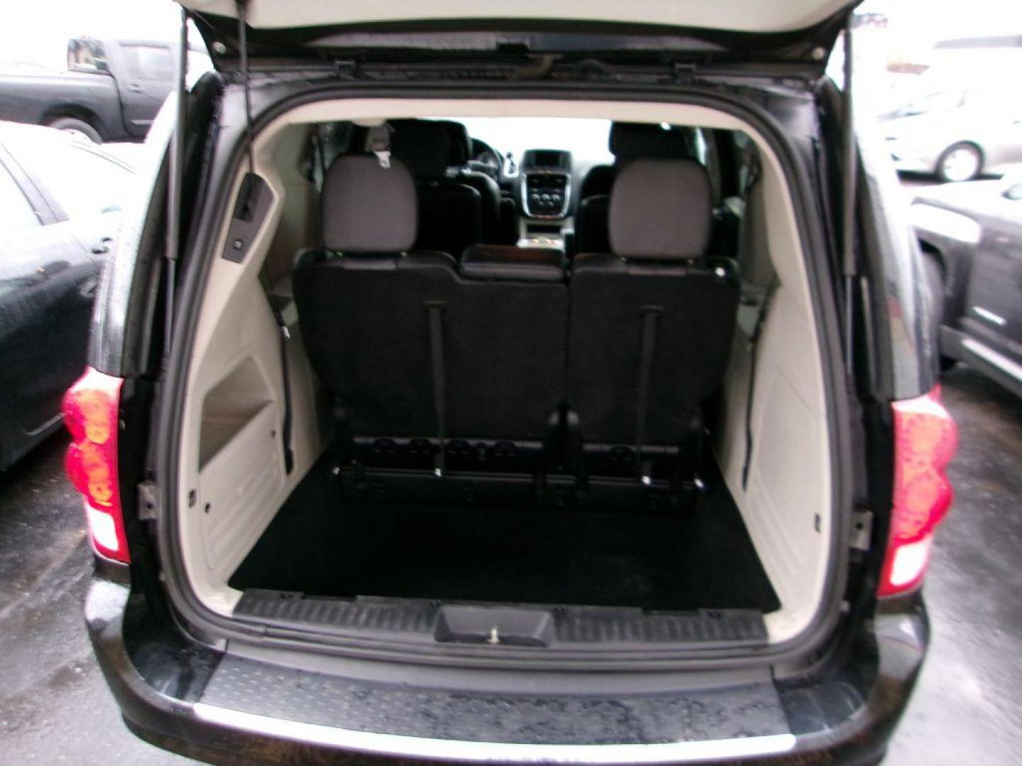 2020 BLACK DODGE GRAND CARAVAN SXT (2C4RDGCG7LR) with an 3.6L engine, Automatic transmission, located at 501 E. Columbia St., Springfield, OH, 45503, (800) 262-7122, 39.925262, -83.801796 - *** SXT *** 3.6L V6 *** New Brakes *** Oil and Filter *** Cabin and Air filter *** NICE *** Power Liftgate *** Power Doors *** Jay North Auto has offered hand picked vehicles since 1965! Our customer's enjoy a NO pressure buying experience with a small town feel. We are a preferred dealer for - Photo#7