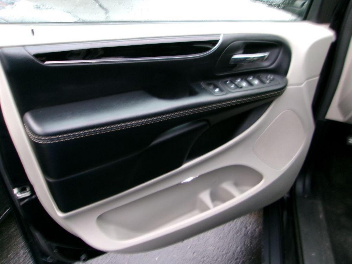 2020 BLACK DODGE GRAND CARAVAN SXT (2C4RDGCG7LR) with an 3.6L engine, Automatic transmission, located at 501 E. Columbia St., Springfield, OH, 45503, (800) 262-7122, 39.925262, -83.801796 - *** SXT *** 3.6L V6 *** New Brakes *** Oil and Filter *** Cabin and Air filter *** NICE *** Power Liftgate *** Power Doors *** Jay North Auto has offered hand picked vehicles since 1965! Our customer's enjoy a NO pressure buying experience with a small town feel. We are a preferred dealer for - Photo#10