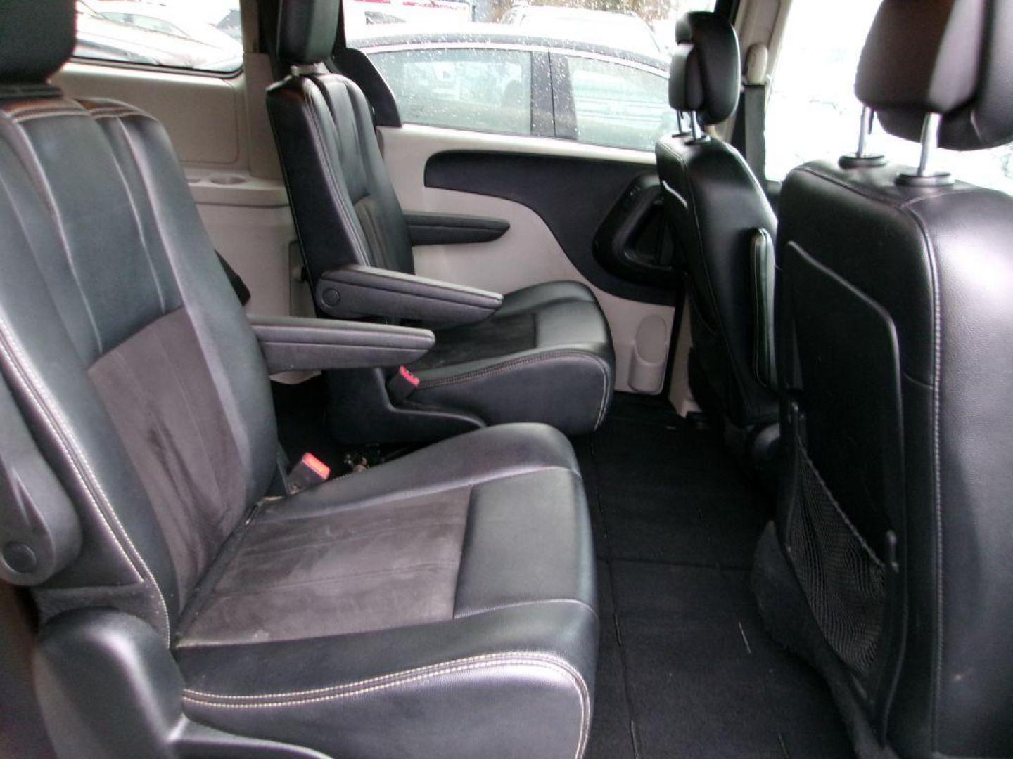 2020 BLACK DODGE GRAND CARAVAN SXT (2C4RDGCG7LR) with an 3.6L engine, Automatic transmission, located at 501 E. Columbia St., Springfield, OH, 45503, (800) 262-7122, 39.925262, -83.801796 - *** SXT *** 3.6L V6 *** New Brakes *** Oil and Filter *** Cabin and Air filter *** NICE *** Power Liftgate *** Power Doors *** Jay North Auto has offered hand picked vehicles since 1965! Our customer's enjoy a NO pressure buying experience with a small town feel. We are a preferred dealer for - Photo#13