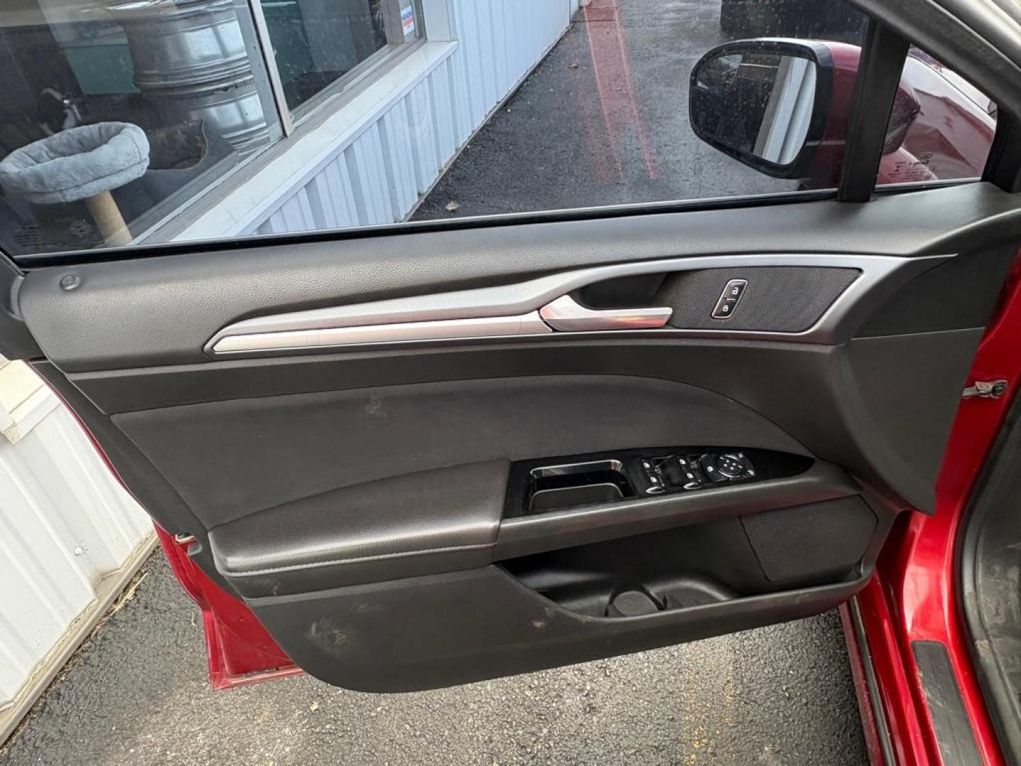 2014 RED FORD FUSION SE (3FA6P0H73ER) with an 2.5L engine, Automatic transmission, located at 501 E. Columbia St., Springfield, OH, 45503, (800) 262-7122, 39.925262, -83.801796 - ***Clean Carfax***New Tires***New Front and Rear Brakes***New Air Filter and Cabin Air Filter***New Spark Plugs***Fresh Oil Change***Detailed and Ready To Go*** Jay North Auto has offered hand picked vehicles since 1965! Our customer's enjoy a NO pressure buying experience with a small town fe - Photo#6