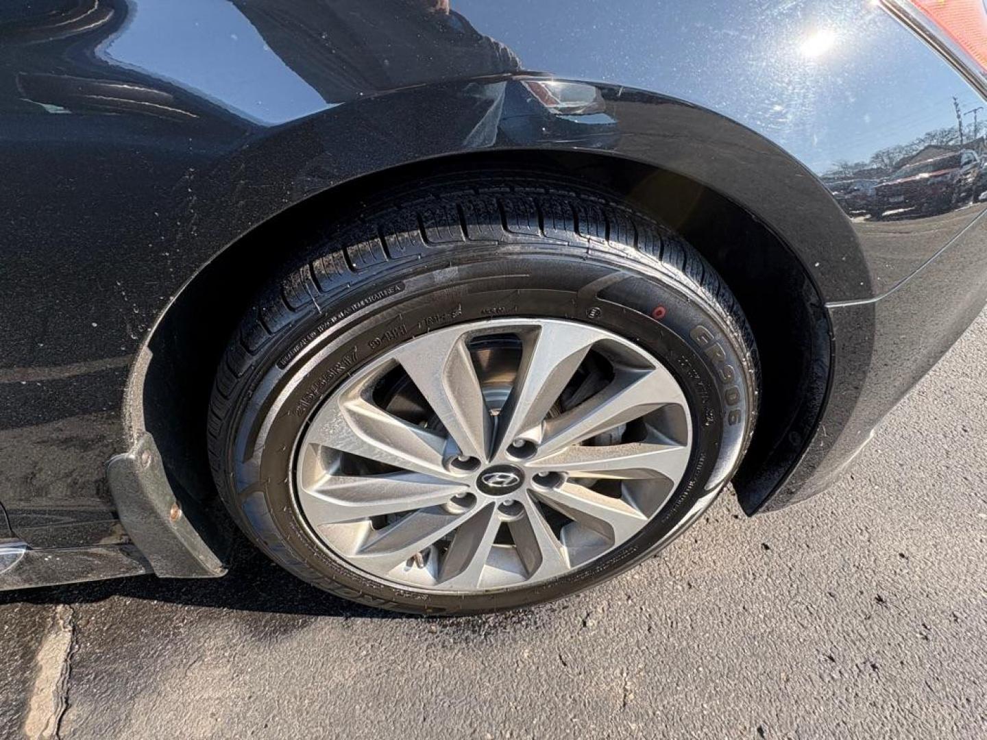 2017 BLACK HYUNDAI SONATA SPORT (5NPE34AF8HH) with an 2.4L engine, Automatic transmission, located at 501 E. Columbia St., Springfield, OH, 45503, (800) 262-7122, 39.925262, -83.801796 - ***Clean Carfax***New Tires***All New Brake Pads and Rotors***New Spark Plugs***New Serpentine Belt***Heated Leather Seating***Moonroof***Fresh Oil Change*** Jay North Auto has offered hand picked vehicles since 1965! Our customer's enjoy a NO pressure buying experience with a small town feel. - Photo#19