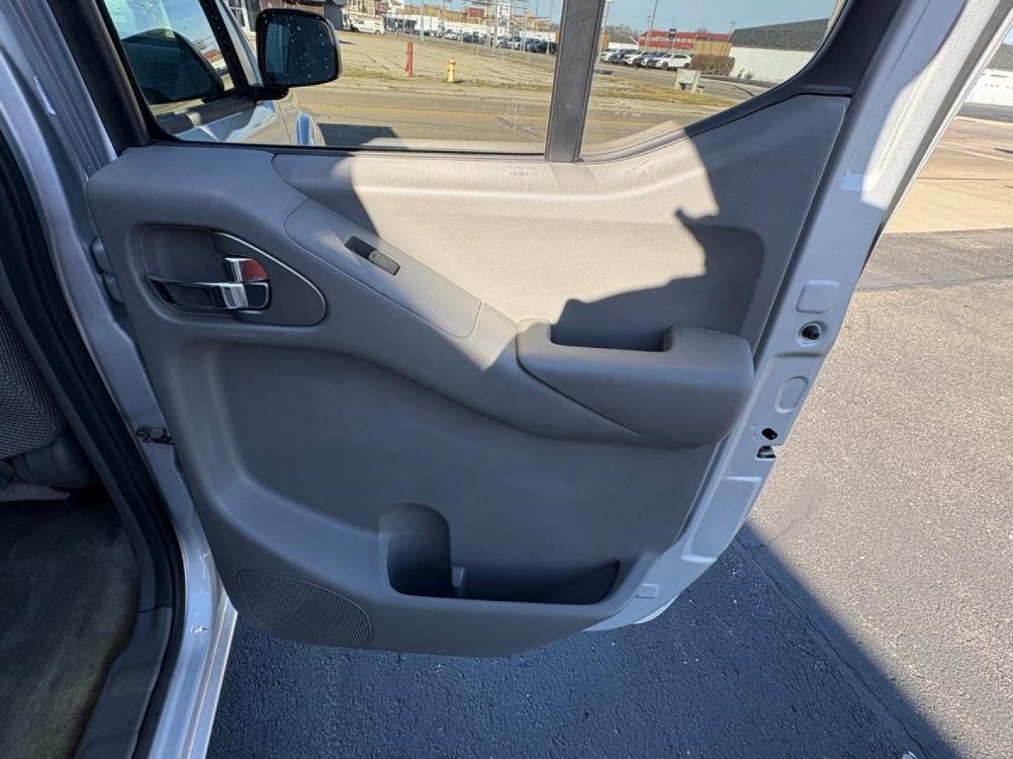 2015 SILVER NISSAN FRONTIER SV CREW CAB (1N6AD0ER4FN) with an 4.0L engine, Automatic transmission, located at 501 E. Columbia St., Springfield, OH, 45503, (800) 262-7122, 39.925262, -83.801796 - ***SV***Crew Cab***New Air Filter and Cabin Air Filter***New Front Brake Pads and Rotors***New Wipers***Fresh Oil Change*** Jay North Auto has offered hand picked vehicles since 1965! Our customer's enjoy a NO pressure buying experience with a small town feel. We are a preferred dealer for ma - Photo#12