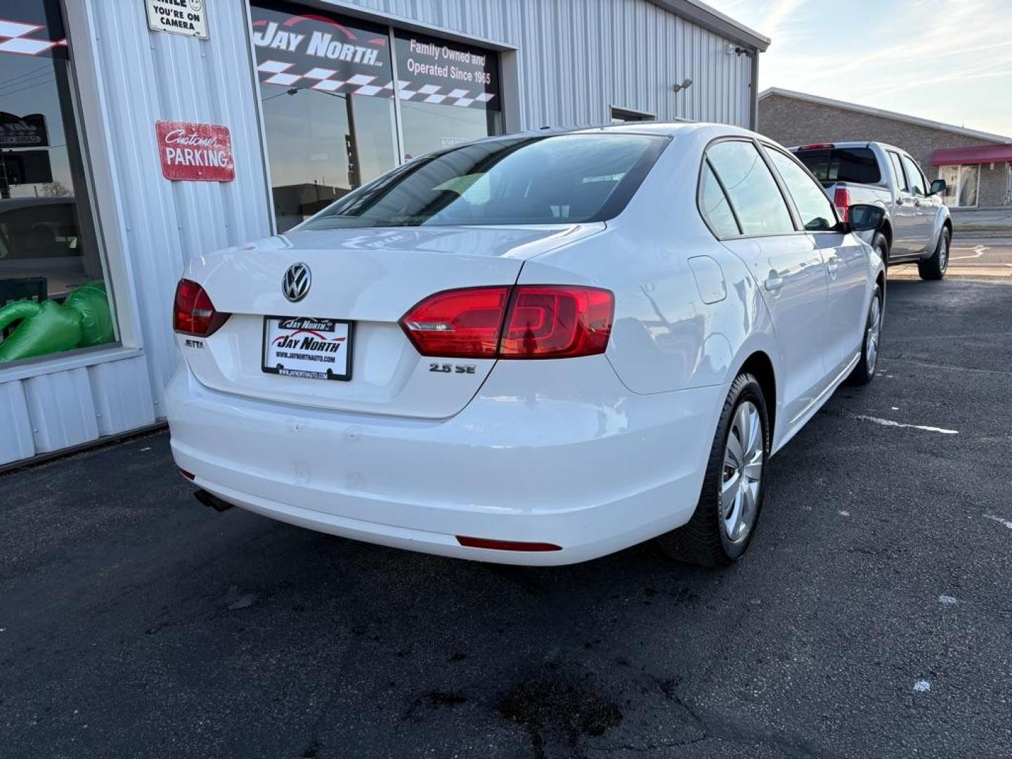 2011 WHITE VOLKSWAGEN JETTA SE (3VWDX7AJ0BM) with an 2.5L engine, Automatic transmission, located at 501 E. Columbia St., Springfield, OH, 45503, (800) 262-7122, 39.925262, -83.801796 - ***SE***2.5L***New Front Brake Pads and Rotors***New Air Filter and Cabin Air Filter***Fresh Oil Change*** Jay North Auto has offered hand picked vehicles since 1965! Our customer's enjoy a NO pressure buying experience with a small town feel. We are a preferred dealer for many local credit u - Photo#2