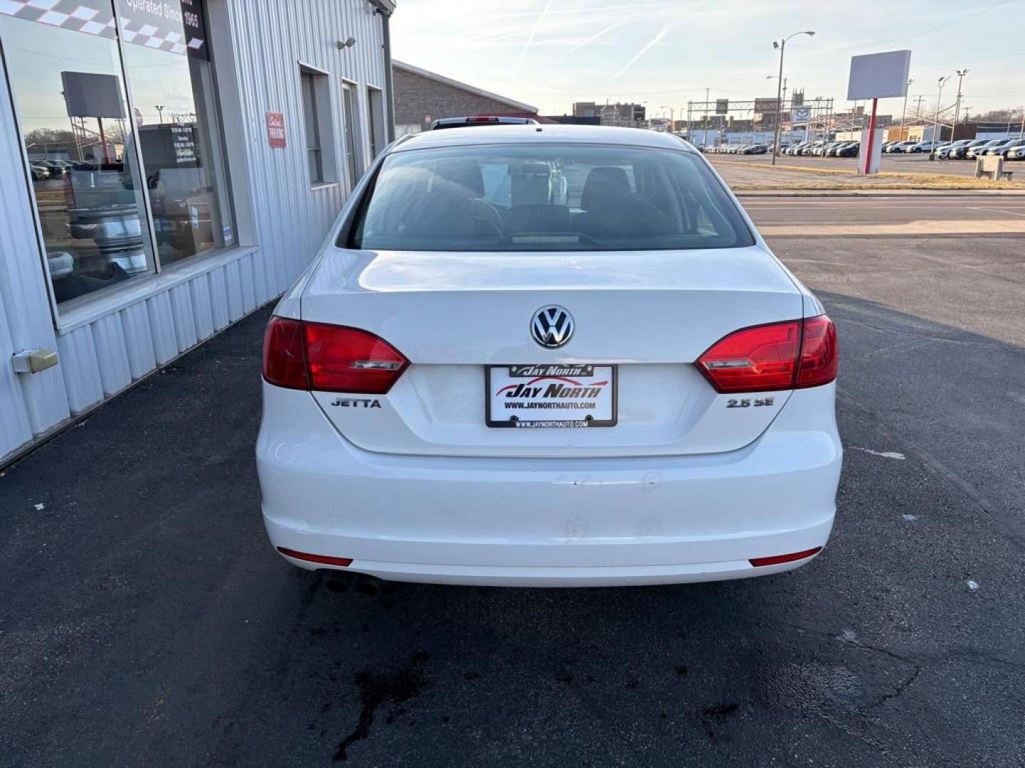 2011 WHITE VOLKSWAGEN JETTA SE (3VWDX7AJ0BM) with an 2.5L engine, Automatic transmission, located at 501 E. Columbia St., Springfield, OH, 45503, (800) 262-7122, 39.925262, -83.801796 - ***SE***2.5L***New Front Brake Pads and Rotors***New Air Filter and Cabin Air Filter***Fresh Oil Change*** Jay North Auto has offered hand picked vehicles since 1965! Our customer's enjoy a NO pressure buying experience with a small town feel. We are a preferred dealer for many local credit u - Photo#3