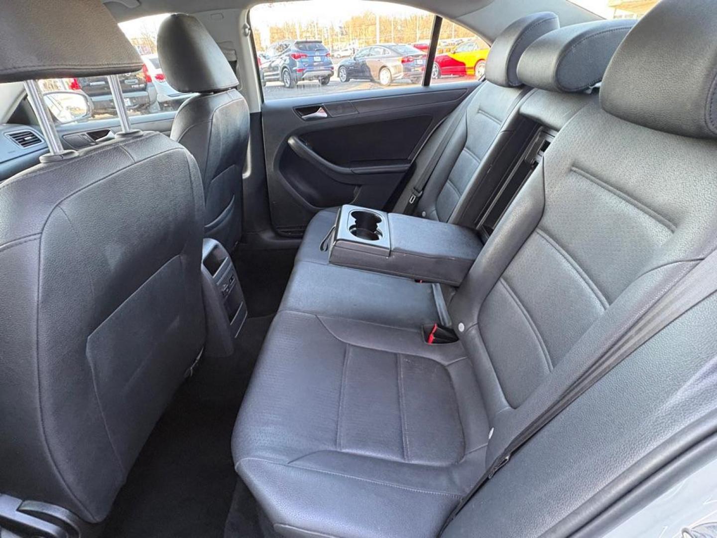 2011 WHITE VOLKSWAGEN JETTA SE (3VWDX7AJ0BM) with an 2.5L engine, Automatic transmission, located at 501 E. Columbia St., Springfield, OH, 45503, (800) 262-7122, 39.925262, -83.801796 - ***SE***2.5L***New Front Brake Pads and Rotors***New Air Filter and Cabin Air Filter***Fresh Oil Change*** Jay North Auto has offered hand picked vehicles since 1965! Our customer's enjoy a NO pressure buying experience with a small town feel. We are a preferred dealer for many local credit u - Photo#10