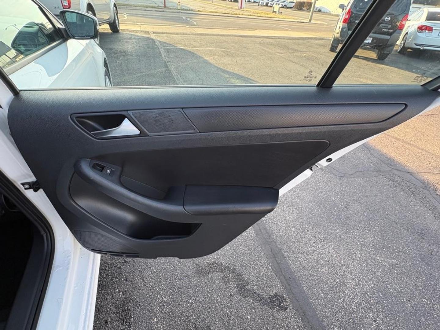 2011 WHITE VOLKSWAGEN JETTA SE (3VWDX7AJ0BM) with an 2.5L engine, Automatic transmission, located at 501 E. Columbia St., Springfield, OH, 45503, (800) 262-7122, 39.925262, -83.801796 - ***SE***2.5L***New Front Brake Pads and Rotors***New Air Filter and Cabin Air Filter***Fresh Oil Change*** Jay North Auto has offered hand picked vehicles since 1965! Our customer's enjoy a NO pressure buying experience with a small town feel. We are a preferred dealer for many local credit u - Photo#12