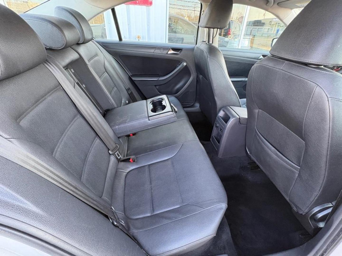 2011 WHITE VOLKSWAGEN JETTA SE (3VWDX7AJ0BM) with an 2.5L engine, Automatic transmission, located at 501 E. Columbia St., Springfield, OH, 45503, (800) 262-7122, 39.925262, -83.801796 - ***SE***2.5L***New Front Brake Pads and Rotors***New Air Filter and Cabin Air Filter***Fresh Oil Change*** Jay North Auto has offered hand picked vehicles since 1965! Our customer's enjoy a NO pressure buying experience with a small town feel. We are a preferred dealer for many local credit u - Photo#13