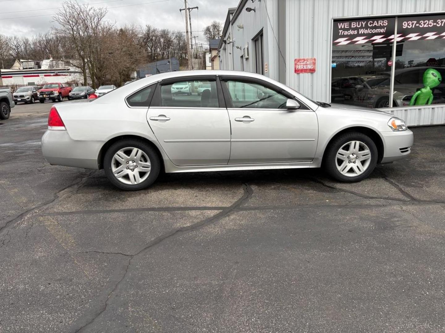 2014 SILVER CHEVROLET IMPALA LIMITED LT (2G1WB5E34E1) with an 3.6L engine, Automatic transmission, located at 501 E. Columbia St., Springfield, OH, 45503, (800) 262-7122, 39.925262, -83.801796 - ***Limited LT***Sunroof***New Tires***New Air Filter and Cabin Air Filter***Fresh Oil Change***3.6L V6*** Jay North Auto has offered hand picked vehicles since 1965! Our customer's enjoy a NO pressure buying experience with a small town feel. We are a preferred dealer for many local credit un - Photo#1