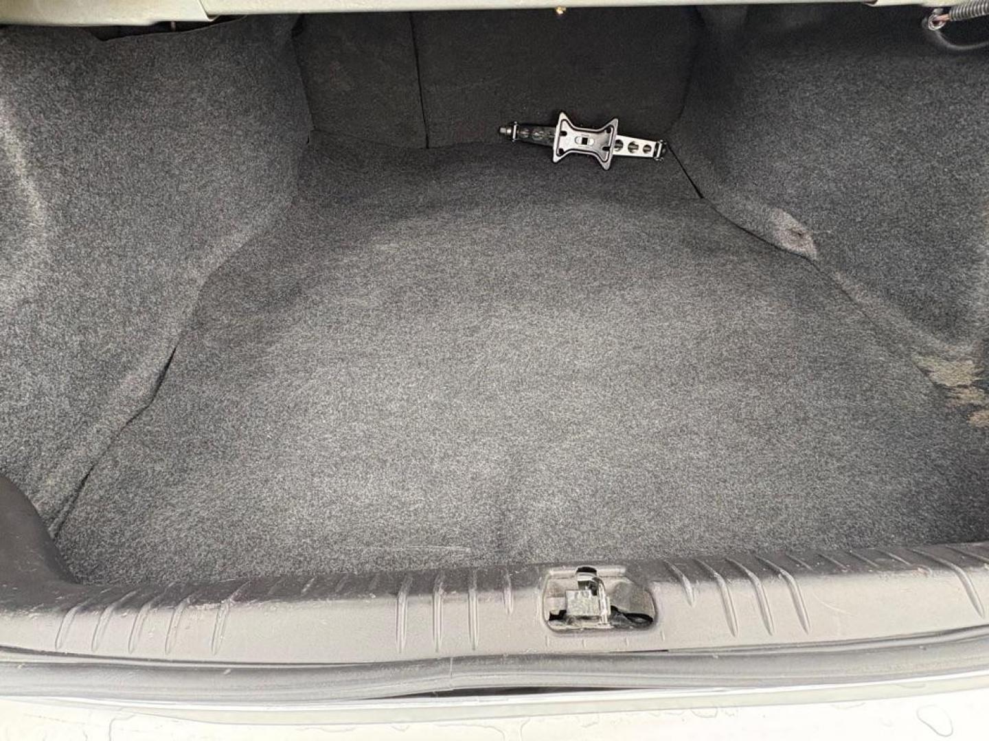 2014 SILVER CHEVROLET IMPALA LIMITED LT (2G1WB5E34E1) with an 3.6L engine, Automatic transmission, located at 501 E. Columbia St., Springfield, OH, 45503, (800) 262-7122, 39.925262, -83.801796 - ***Limited LT***Sunroof***New Tires***New Air Filter and Cabin Air Filter***Fresh Oil Change***3.6L V6*** Jay North Auto has offered hand picked vehicles since 1965! Our customer's enjoy a NO pressure buying experience with a small town feel. We are a preferred dealer for many local credit un - Photo#12