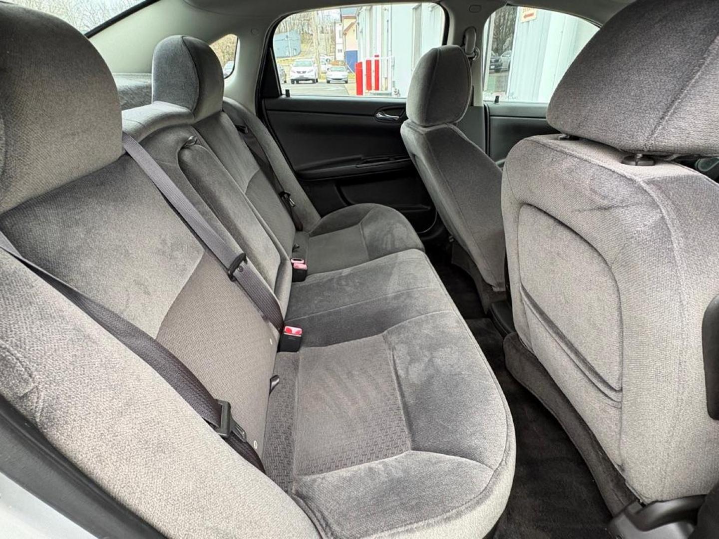 2014 SILVER CHEVROLET IMPALA LIMITED LT (2G1WB5E34E1) with an 3.6L engine, Automatic transmission, located at 501 E. Columbia St., Springfield, OH, 45503, (800) 262-7122, 39.925262, -83.801796 - ***Limited LT***Sunroof***New Tires***New Air Filter and Cabin Air Filter***Fresh Oil Change***3.6L V6*** Jay North Auto has offered hand picked vehicles since 1965! Our customer's enjoy a NO pressure buying experience with a small town feel. We are a preferred dealer for many local credit un - Photo#14