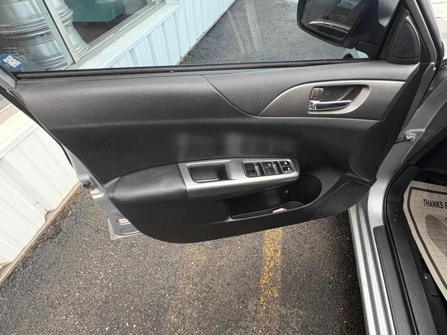 2011 GRAY SUBARU IMPREZA OUTBACK SPORT (JF1GH6D65BH) with an 2.5L engine, Automatic transmission, located at 501 E. Columbia St., Springfield, OH, 45503, (800) 262-7122, 39.925262, -83.801796 - Photo#6