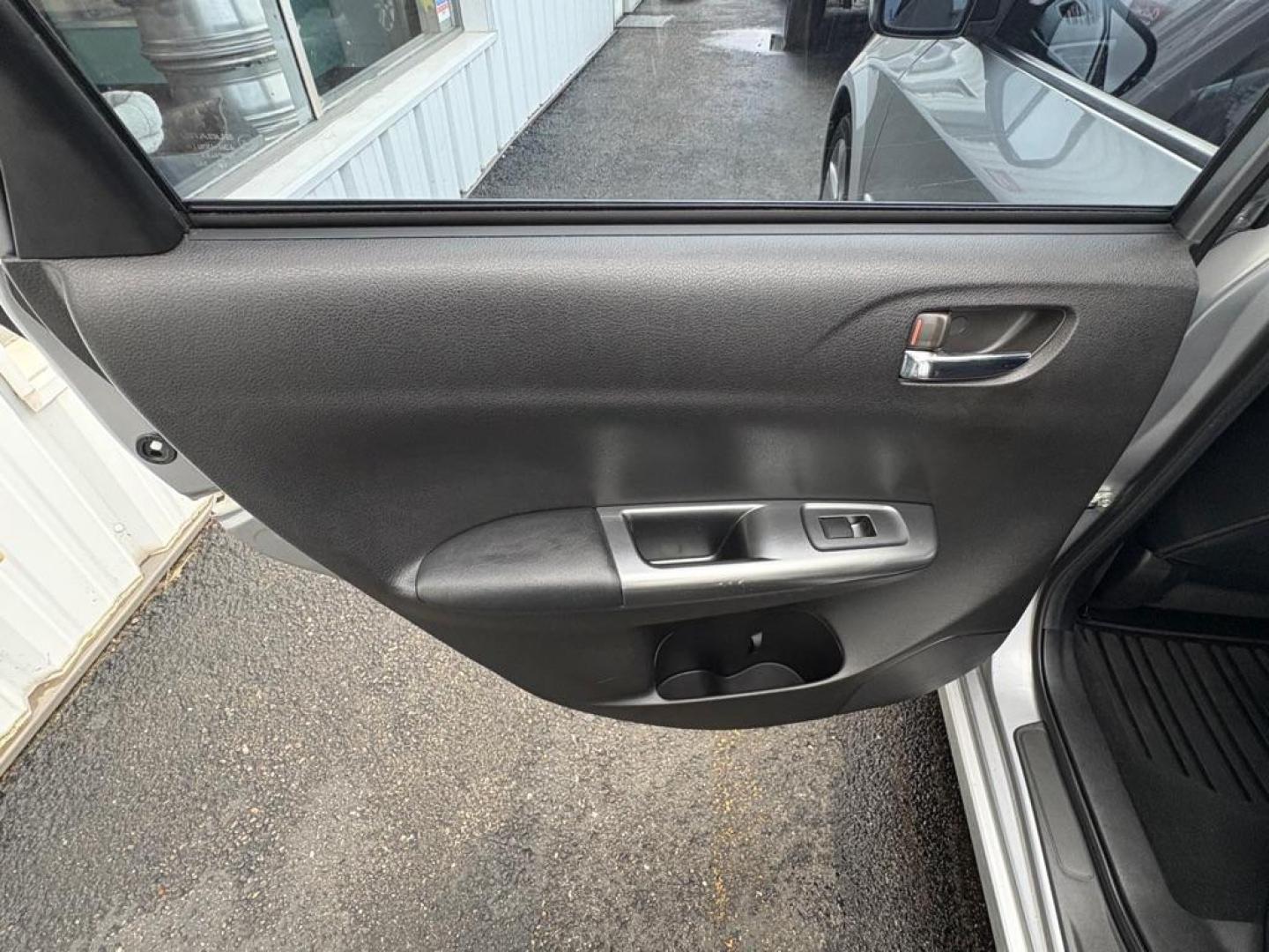 2011 GRAY SUBARU IMPREZA OUTBACK SPORT (JF1GH6D65BH) with an 2.5L engine, Automatic transmission, located at 501 E. Columbia St., Springfield, OH, 45503, (800) 262-7122, 39.925262, -83.801796 - Photo#9