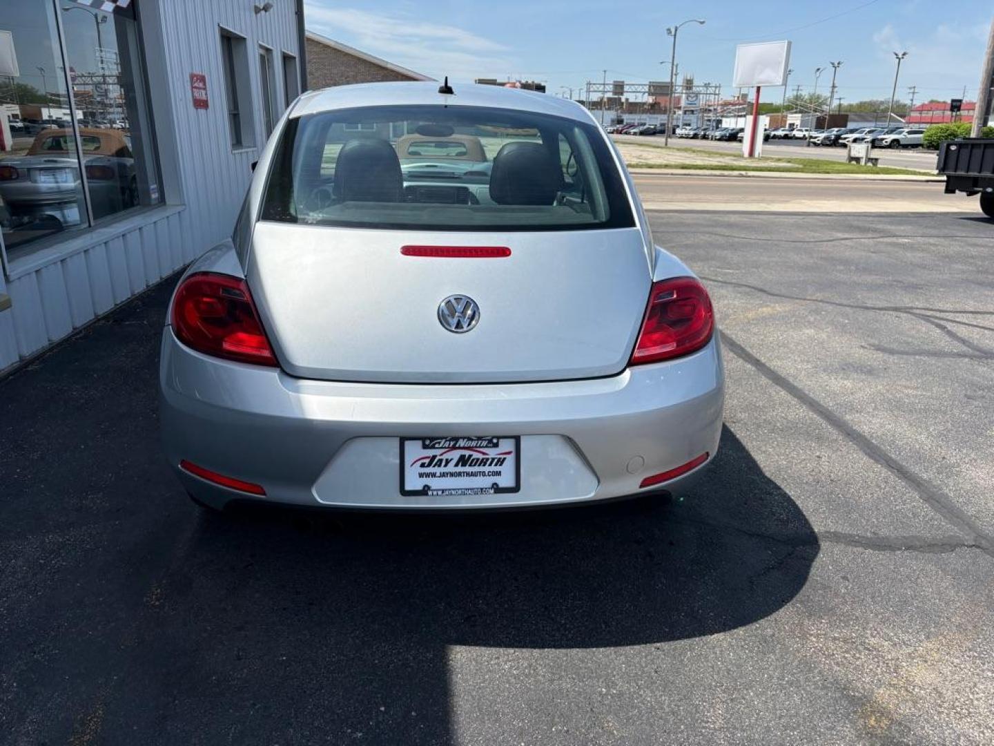 2012 SILVER VOLKSWAGEN BEETLE (3VWJP7AT8CM) with an 2.5L engine, Automatic transmission, located at 501 E. Columbia St., Springfield, OH, 45503, (800) 262-7122, 39.925262, -83.801796 - *** Clean CarFax *** New Brakes *** New Cabin and Air filter *** Oil Change *** Inspection *** NICE *** Jay North Auto has offered hand picked vehicles since 1965! Our customer's enjoy a NO pressure buying experience with a small town feel. We are a preferred dealer for many local credit unions - Photo#3