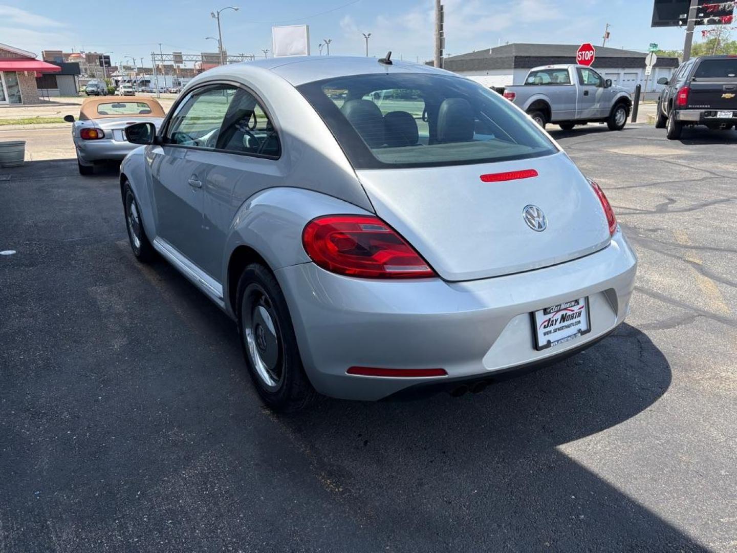 2012 SILVER VOLKSWAGEN BEETLE (3VWJP7AT8CM) with an 2.5L engine, Automatic transmission, located at 501 E. Columbia St., Springfield, OH, 45503, (800) 262-7122, 39.925262, -83.801796 - *** Clean CarFax *** New Brakes *** New Cabin and Air filter *** Oil Change *** Inspection *** NICE *** Jay North Auto has offered hand picked vehicles since 1965! Our customer's enjoy a NO pressure buying experience with a small town feel. We are a preferred dealer for many local credit unions - Photo#4