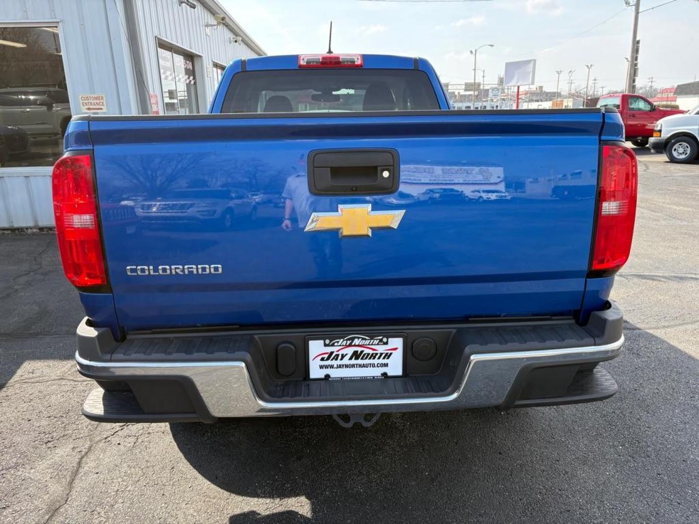 2018 BLUE CHEVROLET COLORADO (1GCHSAEAXJ1) with an 2.5L engine, 6-Speed Manual transmission, located at 501 E. Columbia St., Springfield, OH, 45503, (800) 262-7122, 39.925262, -83.801796 - *** Price Includes Documentation Fee! *** LOW MILES ***** Back Up Camera *** 6 Speed Manual **** Nice!!! *** Oil and filter change **** New Cabin and Air filter *** Jay North Auto has offered hand picked vehicles since 1965! Our customer's enjoy a NO pressure buying experience with a small town - Photo#3