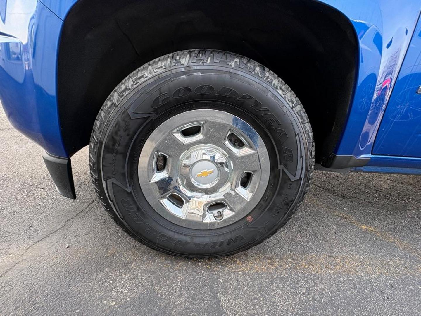 2018 BLUE CHEVROLET COLORADO (1GCHSAEAXJ1) with an 2.5L engine, 6-Speed Manual transmission, located at 501 E. Columbia St., Springfield, OH, 45503, (800) 262-7122, 39.925262, -83.801796 - *** Price Includes Documentation Fee! *** LOW MILES ***** Back Up Camera *** 6 Speed Manual **** Nice!!! *** Oil and filter change **** New Cabin and Air filter *** Jay North Auto has offered hand picked vehicles since 1965! Our customer's enjoy a NO pressure buying experience with a small town - Photo#18