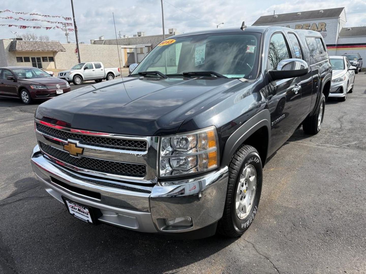 2013 BLUE CHEVROLET SILVERADO 1500 LT (1GCRCSE07DZ) with an 5.3L engine, Automatic transmission, located at 501 E. Columbia St., Springfield, OH, 45503, (800) 262-7122, 39.925262, -83.801796 - ***Price Includes Documentation Fee***Clean Carfax***LT***5.3L V8***New Rear Brake Pads and Rotors***New Tires***New Air Filter***Fresh Oil Change*** Jay North Auto has offered hand picked vehicles since 1965! Our customer's enjoy a NO pressure buying experience with a small town feel. We are - Photo#5