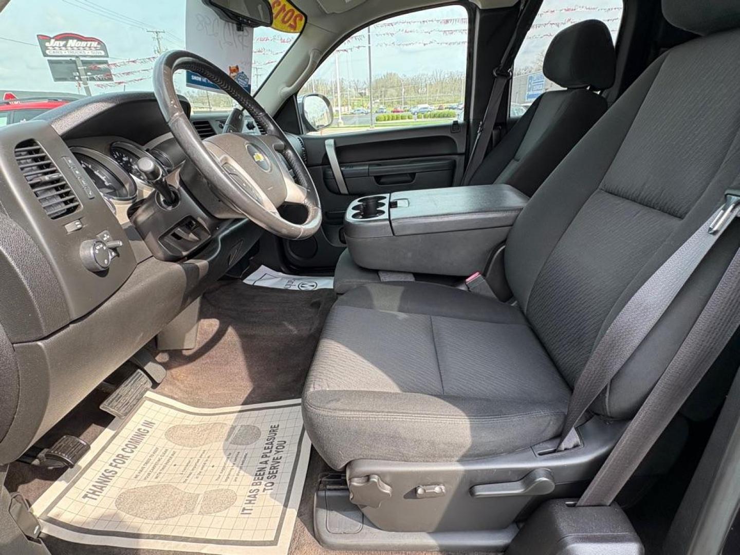 2013 BLUE CHEVROLET SILVERADO 1500 LT (1GCRCSE07DZ) with an 5.3L engine, Automatic transmission, located at 501 E. Columbia St., Springfield, OH, 45503, (800) 262-7122, 39.925262, -83.801796 - ***Price Includes Documentation Fee***Clean Carfax***LT***5.3L V8***New Rear Brake Pads and Rotors***New Tires***New Air Filter***Fresh Oil Change*** Jay North Auto has offered hand picked vehicles since 1965! Our customer's enjoy a NO pressure buying experience with a small town feel. We are - Photo#8