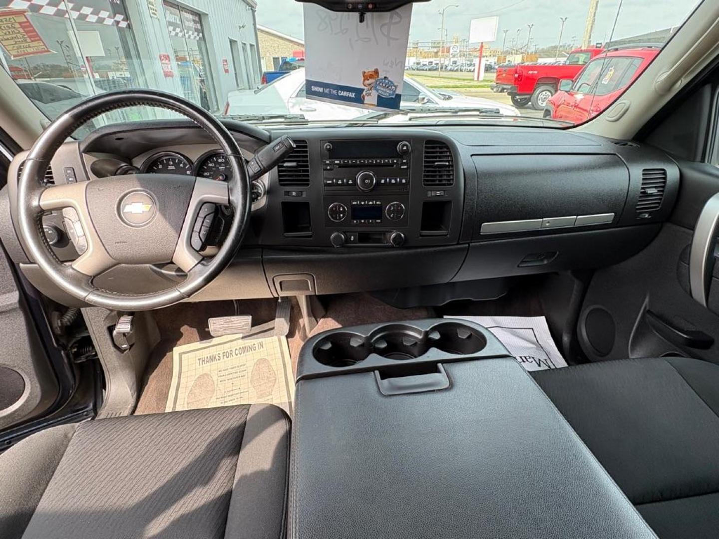 2013 BLUE CHEVROLET SILVERADO 1500 LT (1GCRCSE07DZ) with an 5.3L engine, Automatic transmission, located at 501 E. Columbia St., Springfield, OH, 45503, (800) 262-7122, 39.925262, -83.801796 - ***Price Includes Documentation Fee***Clean Carfax***LT***5.3L V8***New Rear Brake Pads and Rotors***New Tires***New Air Filter***Fresh Oil Change*** Jay North Auto has offered hand picked vehicles since 1965! Our customer's enjoy a NO pressure buying experience with a small town feel. We are - Photo#9