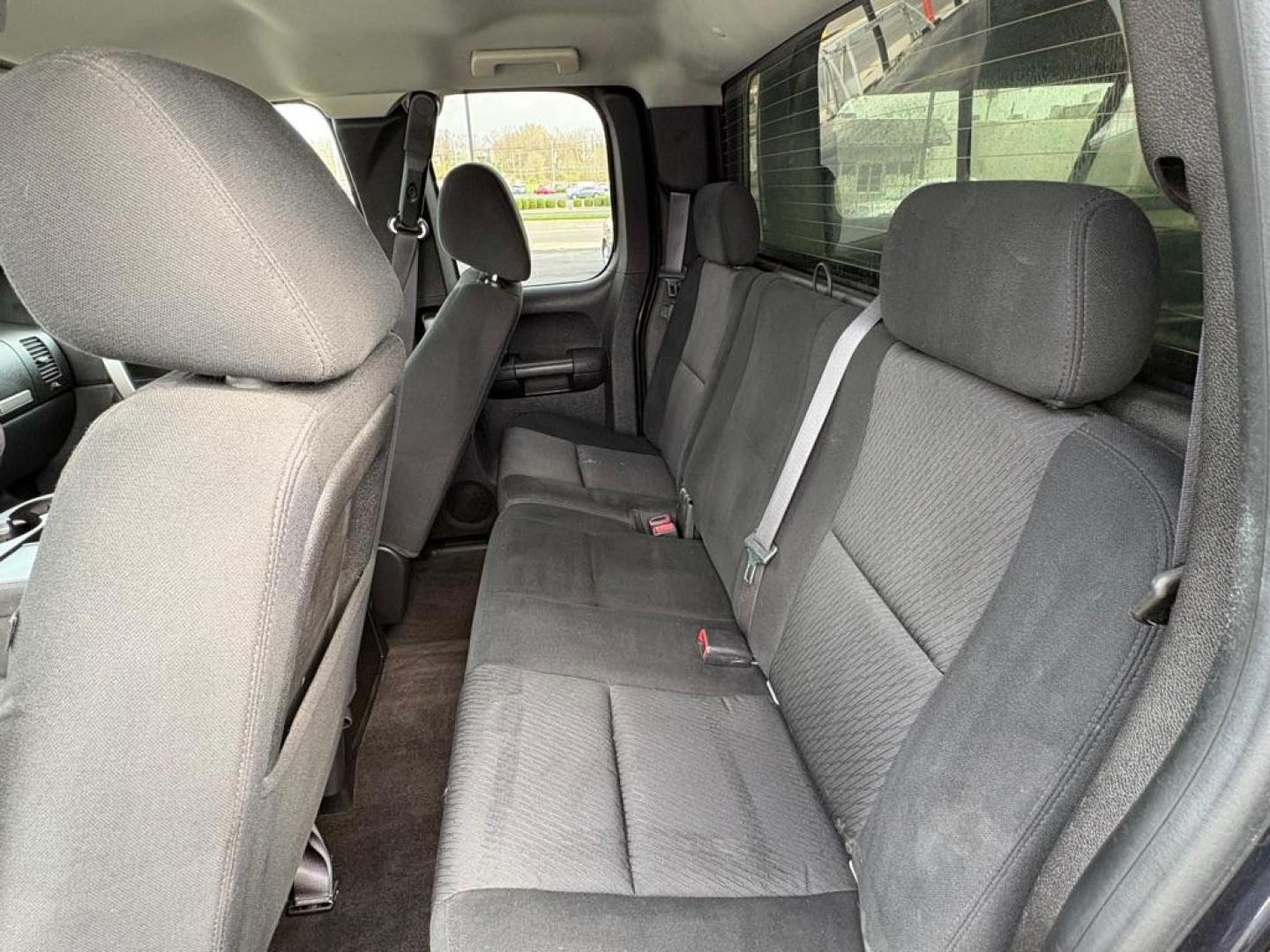2013 BLUE CHEVROLET SILVERADO 1500 LT (1GCRCSE07DZ) with an 5.3L engine, Automatic transmission, located at 501 E. Columbia St., Springfield, OH, 45503, (800) 262-7122, 39.925262, -83.801796 - ***Price Includes Documentation Fee***Clean Carfax***LT***5.3L V8***New Rear Brake Pads and Rotors***New Tires***New Air Filter***Fresh Oil Change*** Jay North Auto has offered hand picked vehicles since 1965! Our customer's enjoy a NO pressure buying experience with a small town feel. We are - Photo#11